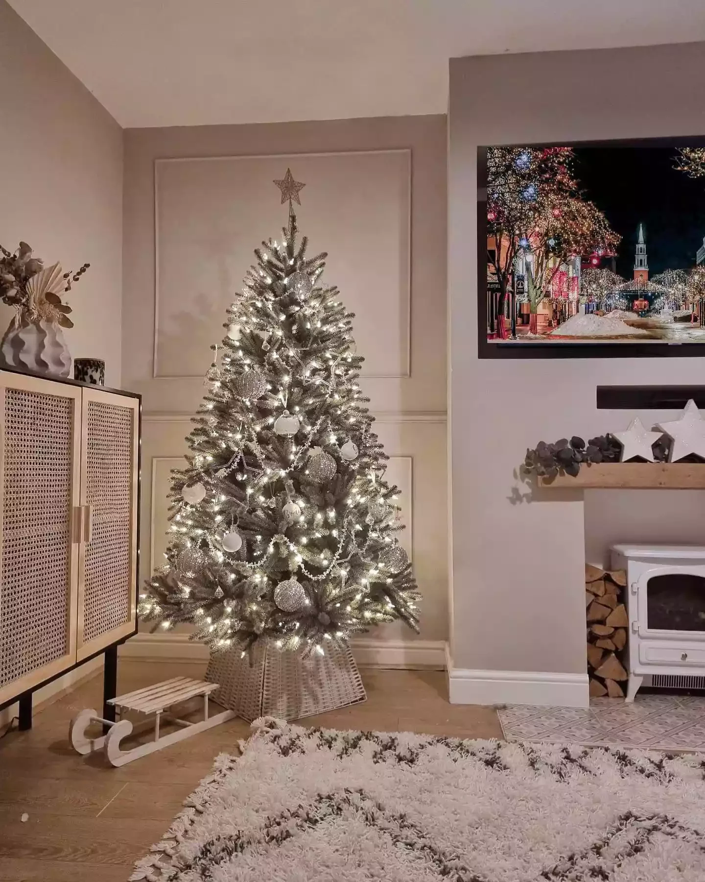 32 Stunning White Christmas Tree Ideas That Will Transform Your Holiday Decor 13 Showcase Silver