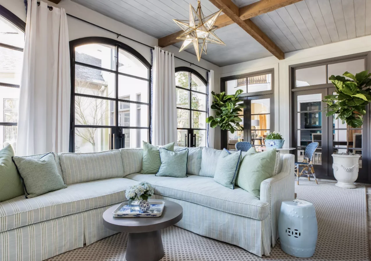 38 Charming Coastal Farmhouse Decorating Ideas to Transform Your Home 2 Showcase Unique Lighting