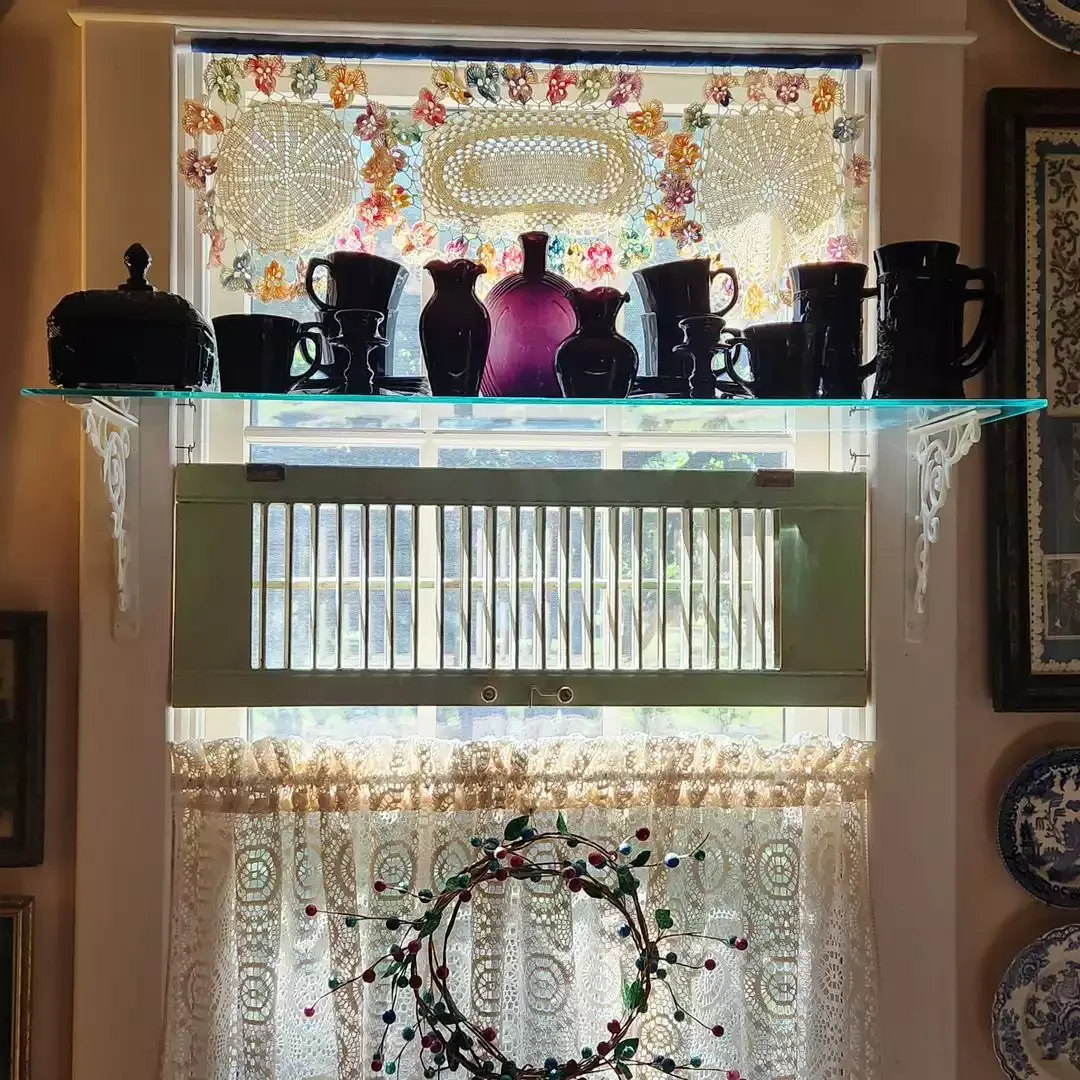 8 Designer-Approved Ways to Transform the Space Above Your Windows 8 Showcase a Collection