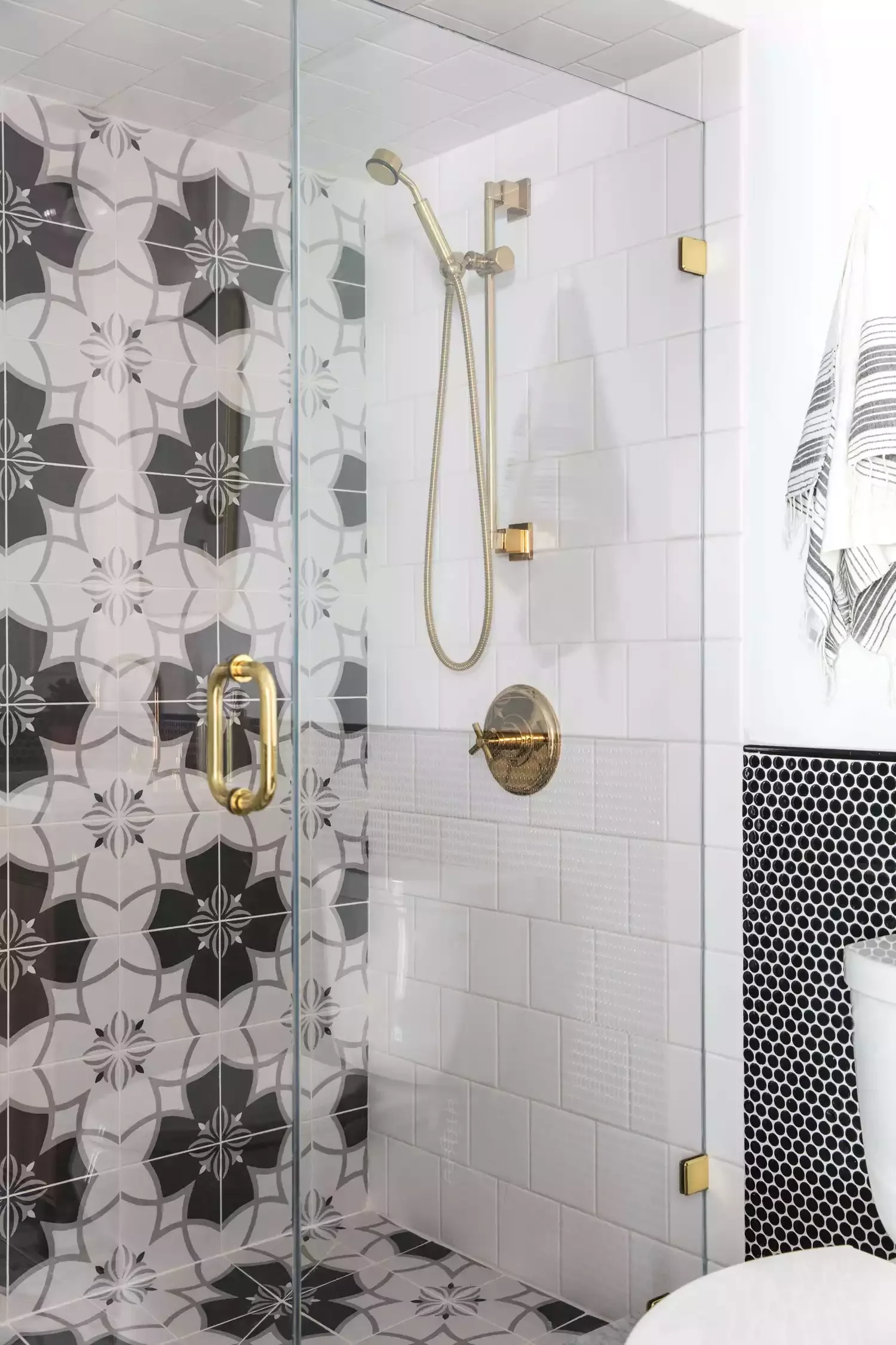 45 Sophisticated Bathroom Designs That Transform Your Home Into a Luxury Retreat 3 Shower Tile