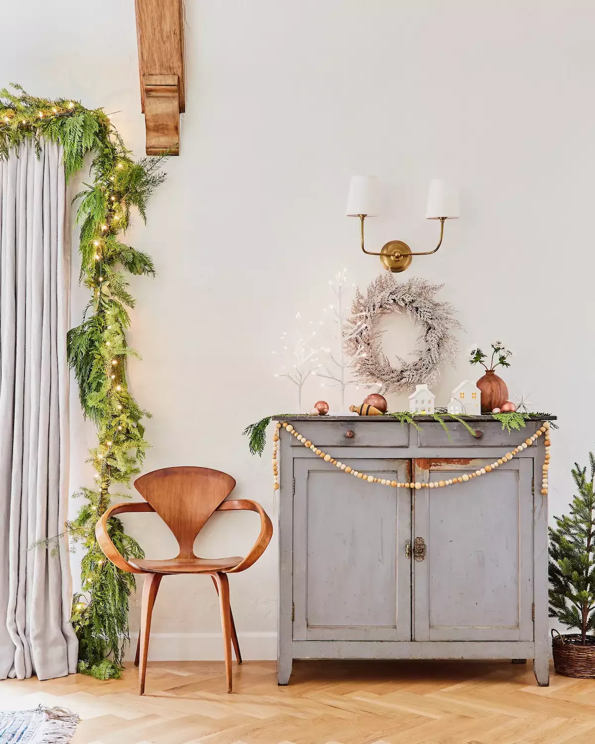 75 Stunning DIY Holiday Wreath Ideas to Transform Every Space in Your Home 69 Sideboard Wreath