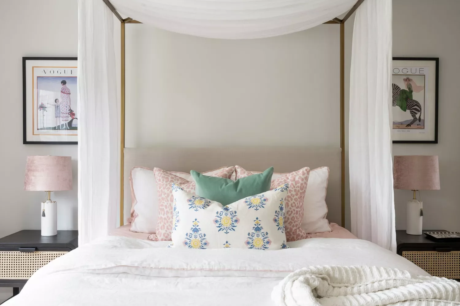37 Stunning Canopy Bed Ideas to Transform Your Bedroom 10 Simple Canopy Bed