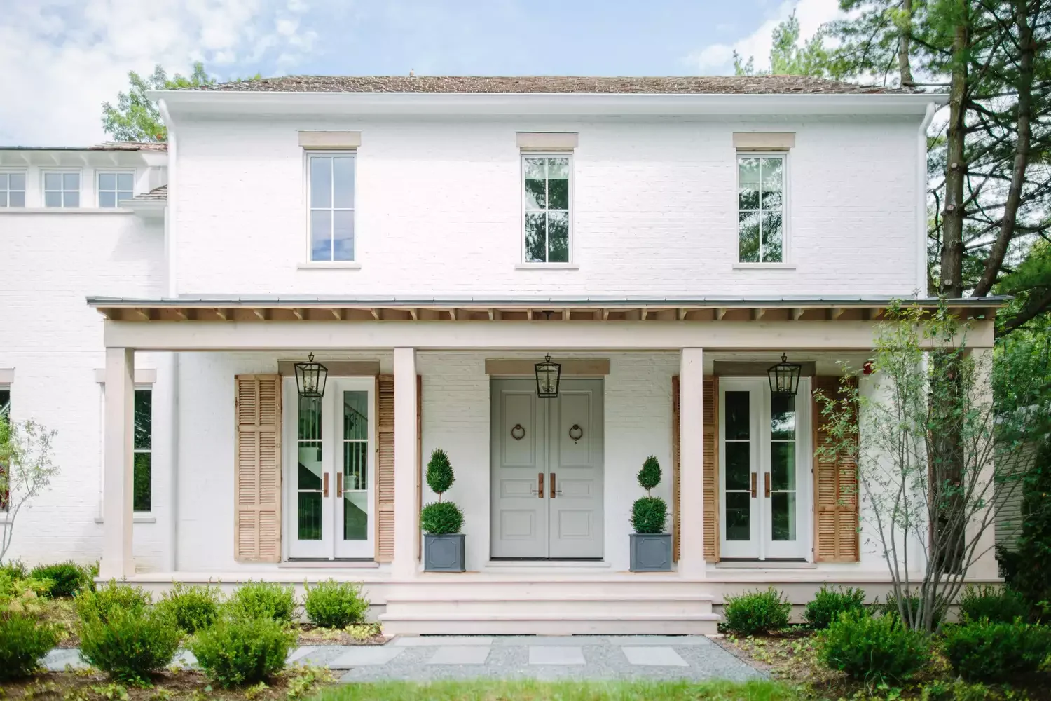 30 Front Walkway Ideas That Will Transform Your Home's First Impression Simple Front Walkway