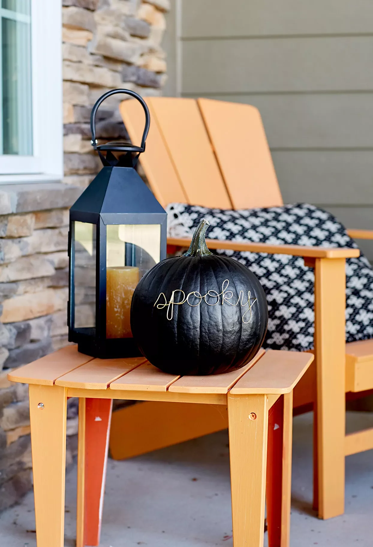 31 Spooky Halloween Front Porch Decorating Ideas for Fall 4 Simple Halloween Porch Decor