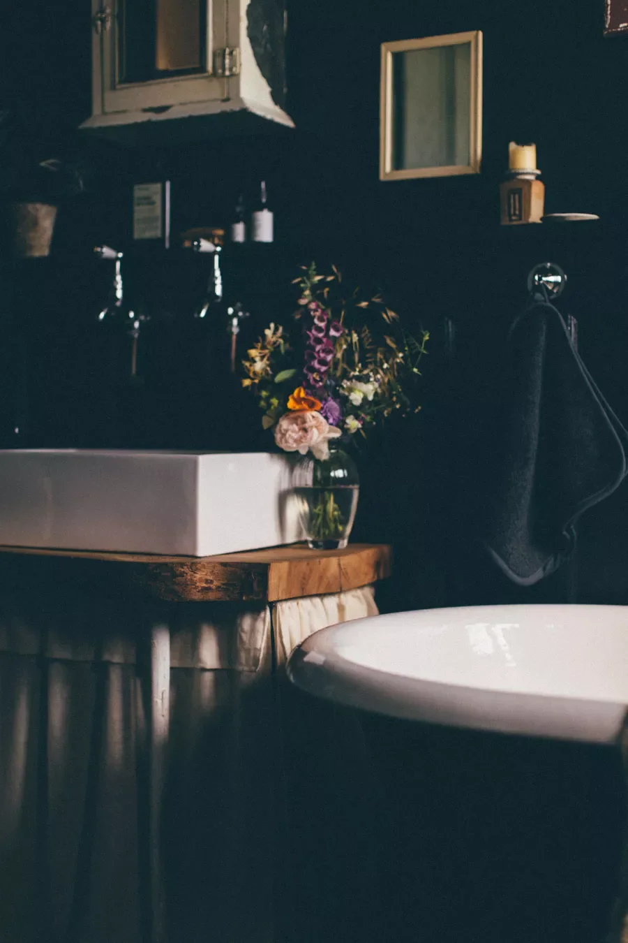 25 Creative Ways to Display Towels That Transform Your Bathroom Storage 3 Simple Metal Hooks
