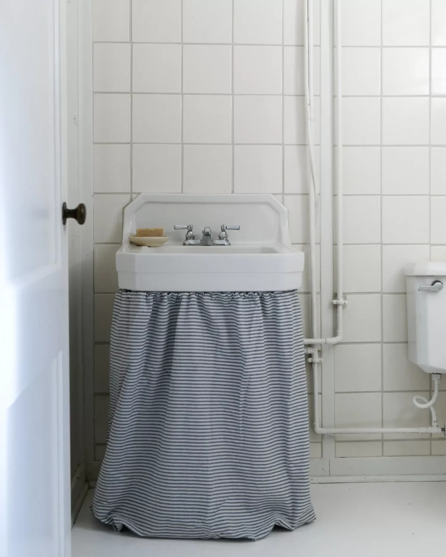 32 Powder Room Design Ideas That Turn Your Small Space Into a Style Statement Sink Curtain