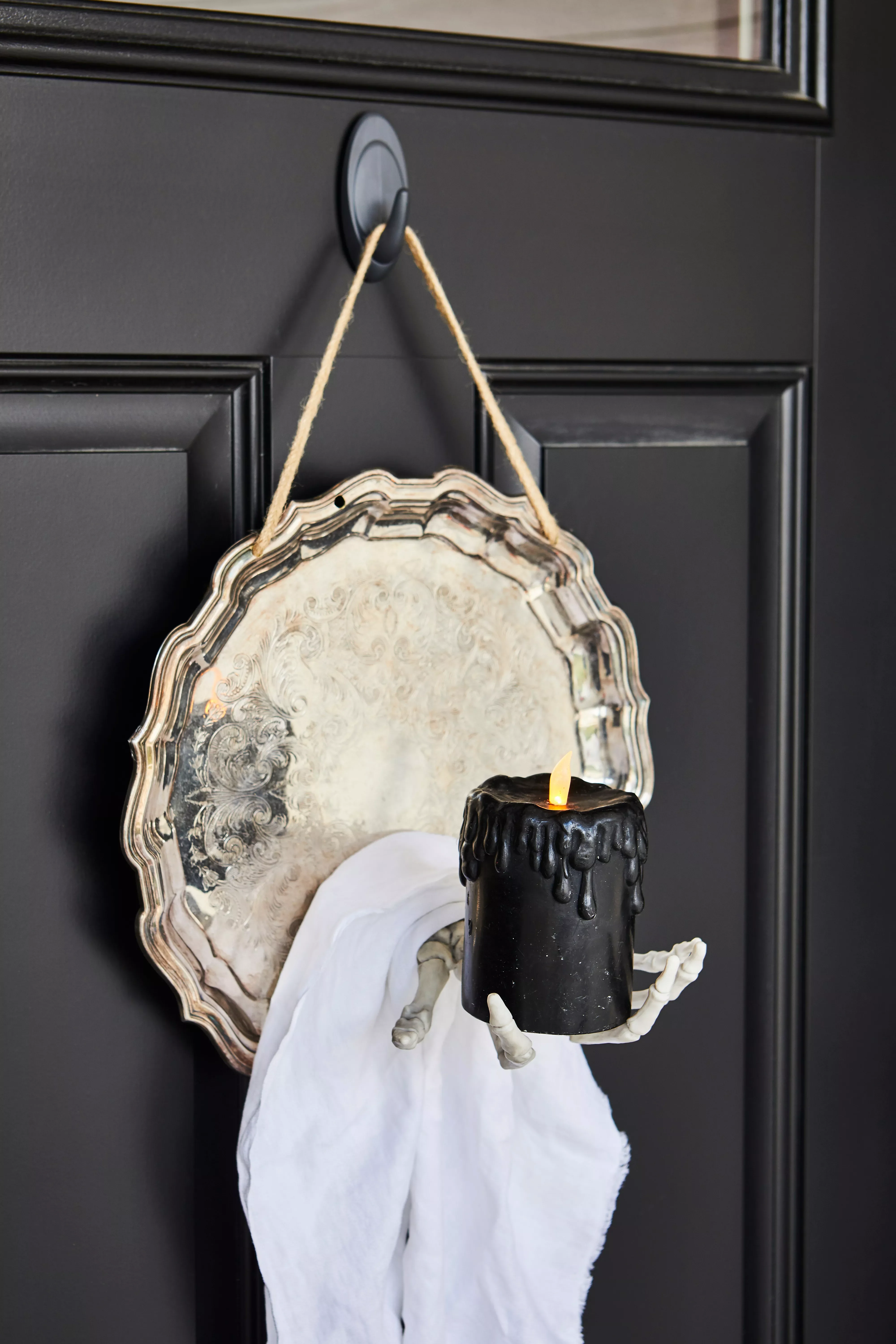 80 Quick Halloween Crafts You Can Complete in One Day 79 Skeleton Door Decor
