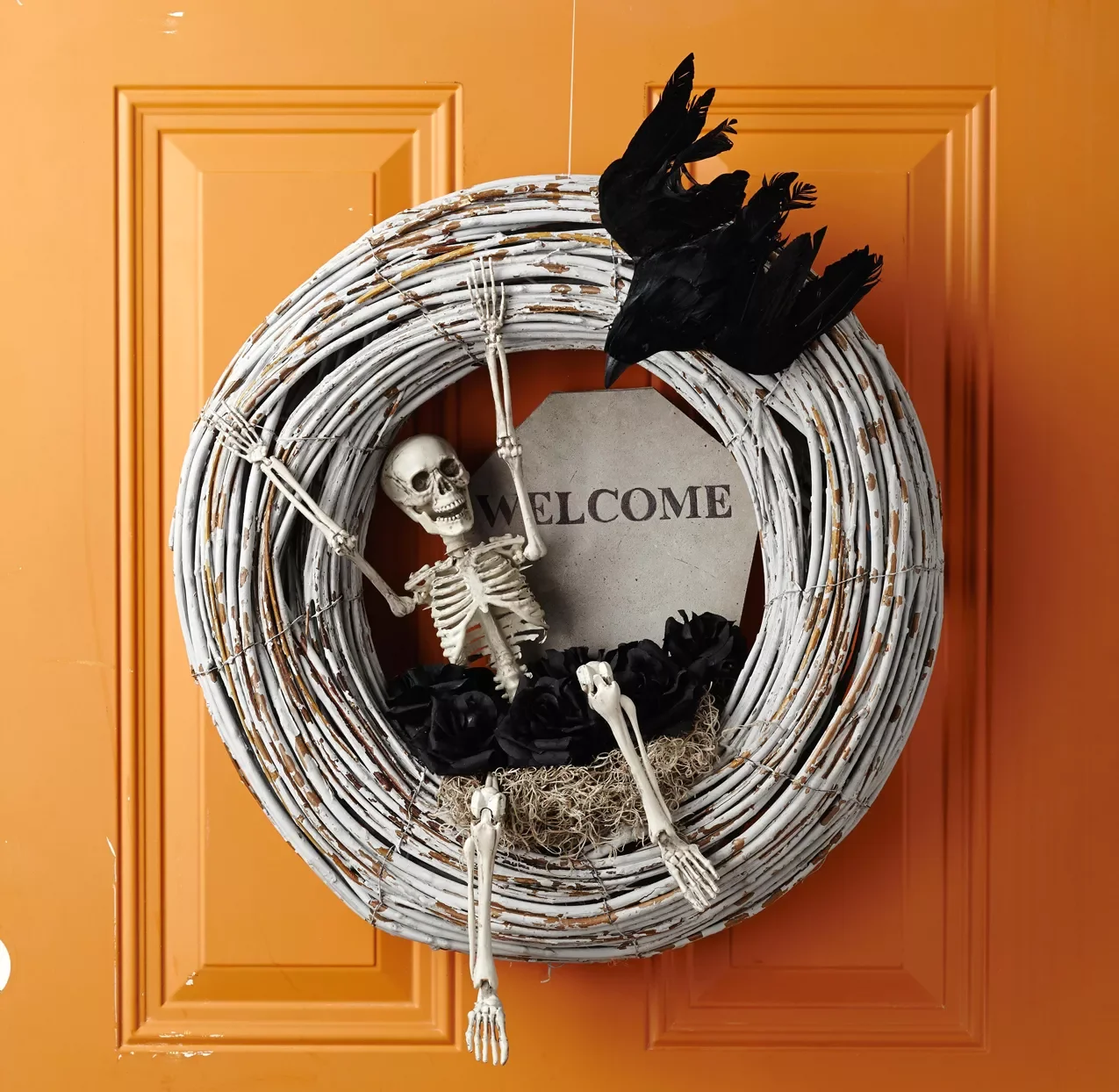 80 Quick Halloween Crafts You Can Complete in One Day 54 Skeleton Wreath