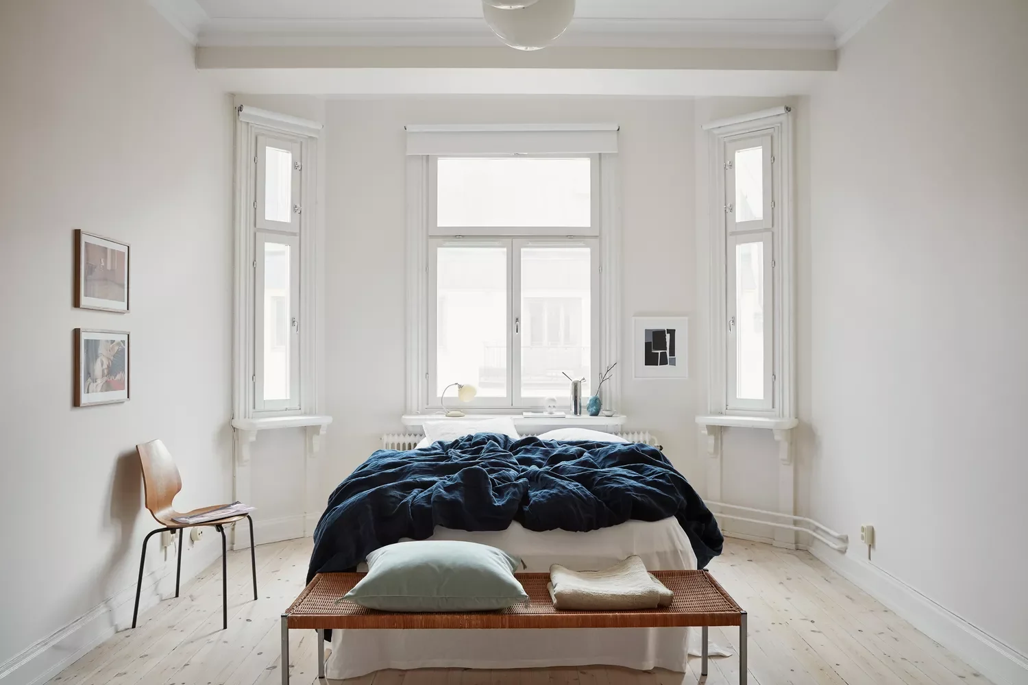 39 Effortlessly Chic Scandinavian Bedroom Ideas That Will Transform Your Space 2 Skip the Headboard