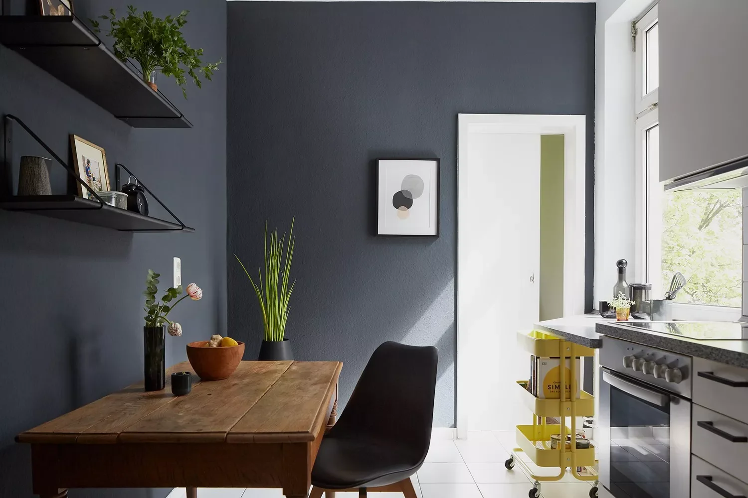 42 Gray Kitchen Ideas That Prove This Neutral Never Goes Out of Style Slate Gray Walls