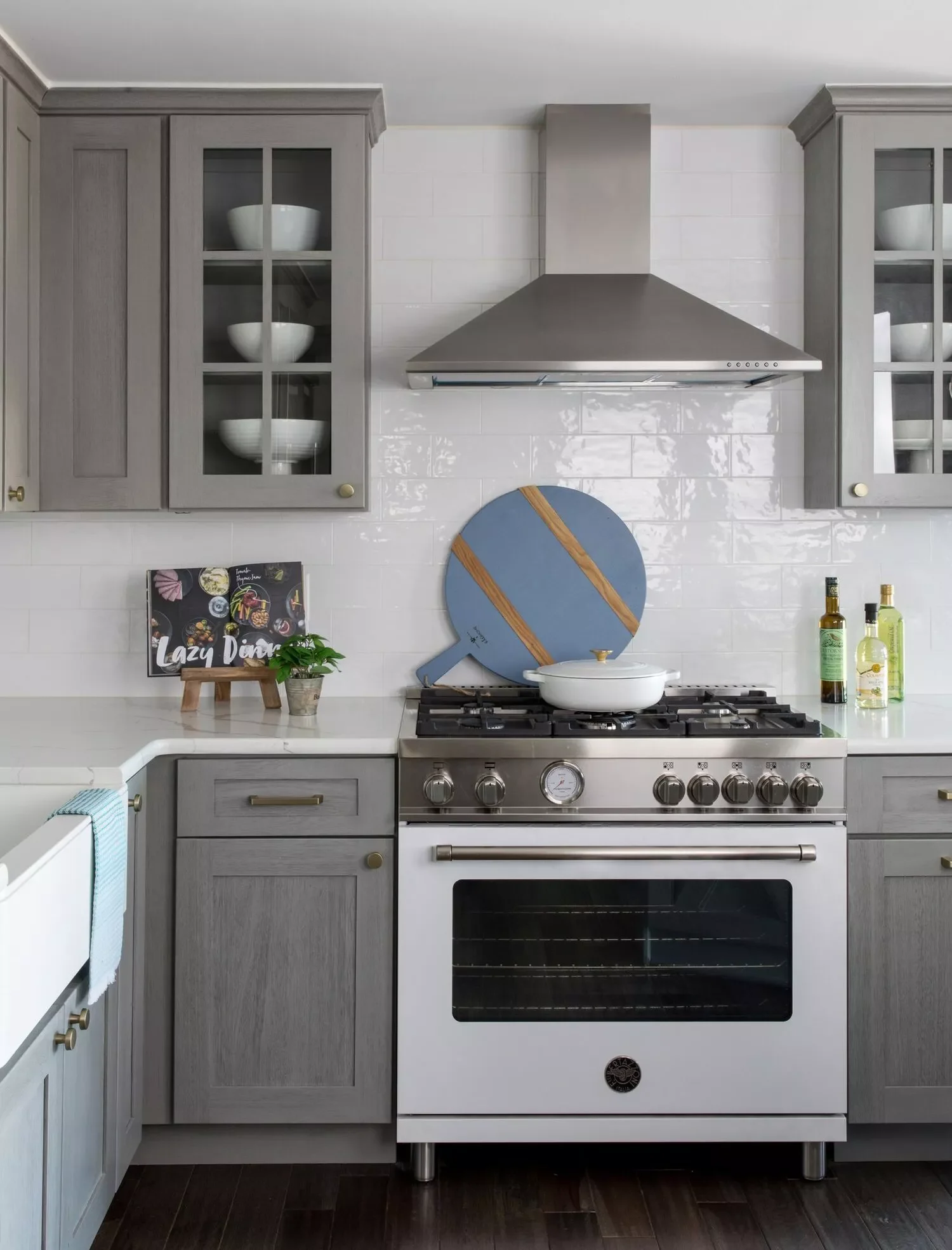68 Charming Farmhouse Kitchen Ideas That Never Go Out of Style Sliding Barn Door