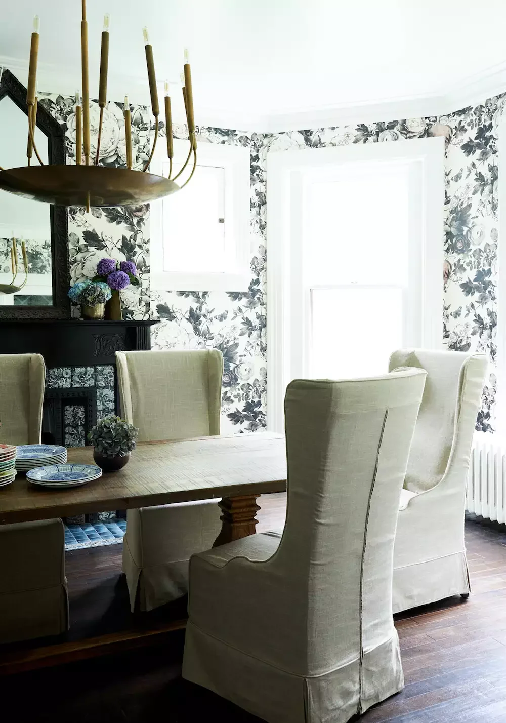 98 Stunning Dining Room Ideas to Transform Your Entertainment Space Slipcover the Seating