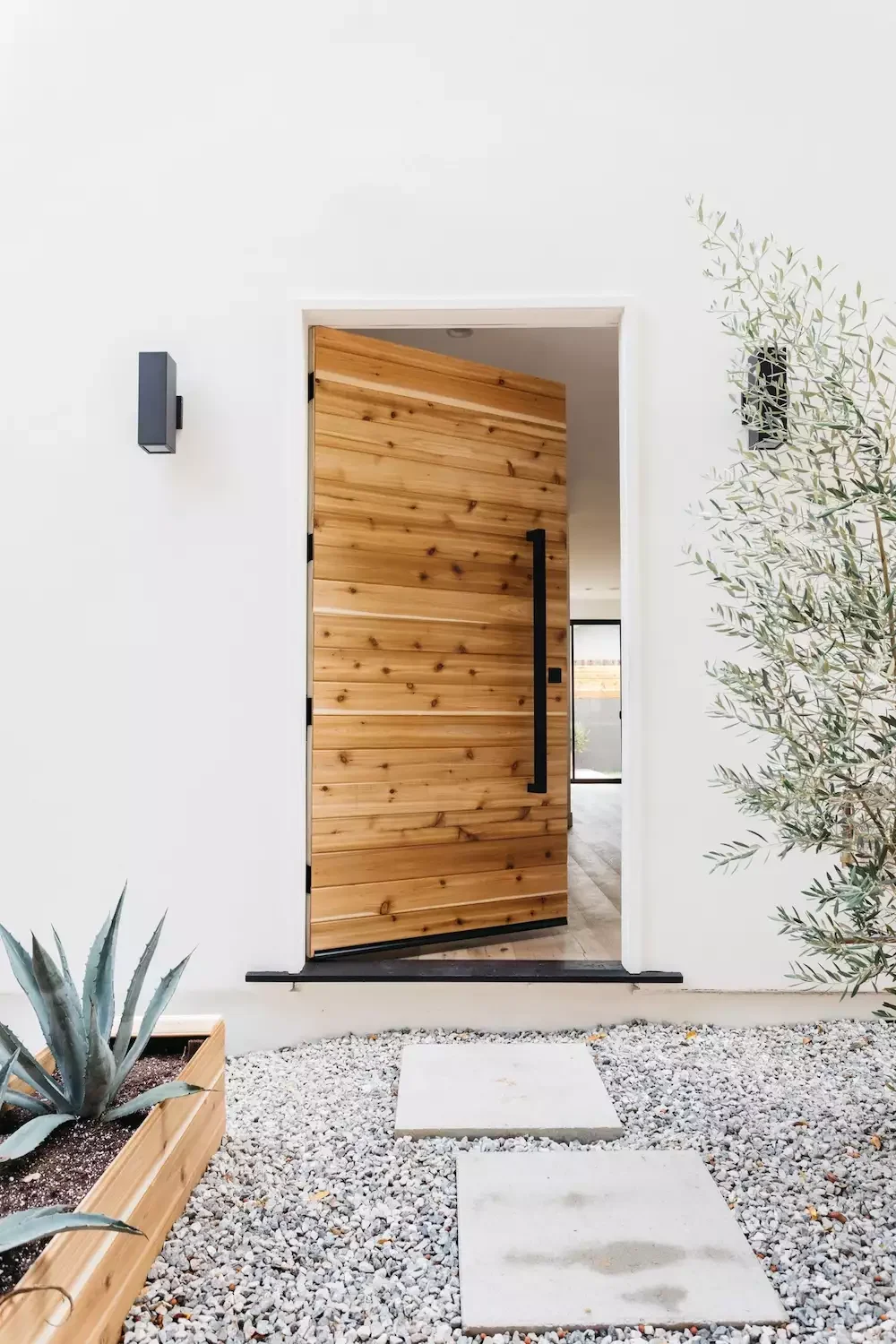 52 Beautiful Courtyard Ideas That Transform Your Outdoor Living Space Small Gravel Courtyard