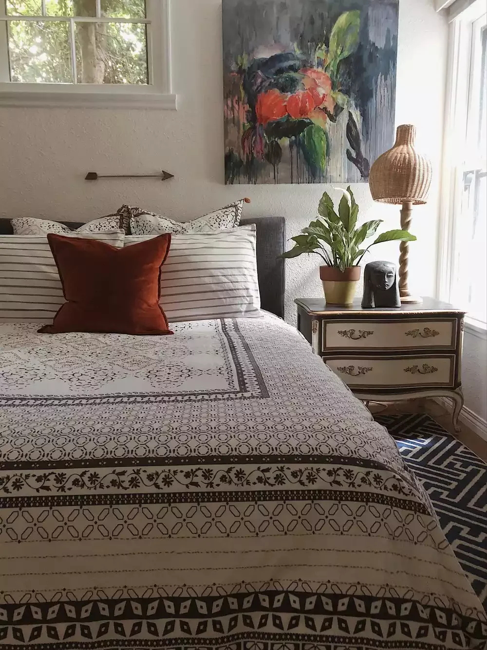 66 Creative Ways to Transform the Wall Above Your Bed Into a Stunning Focal Point Small Metal Arrow