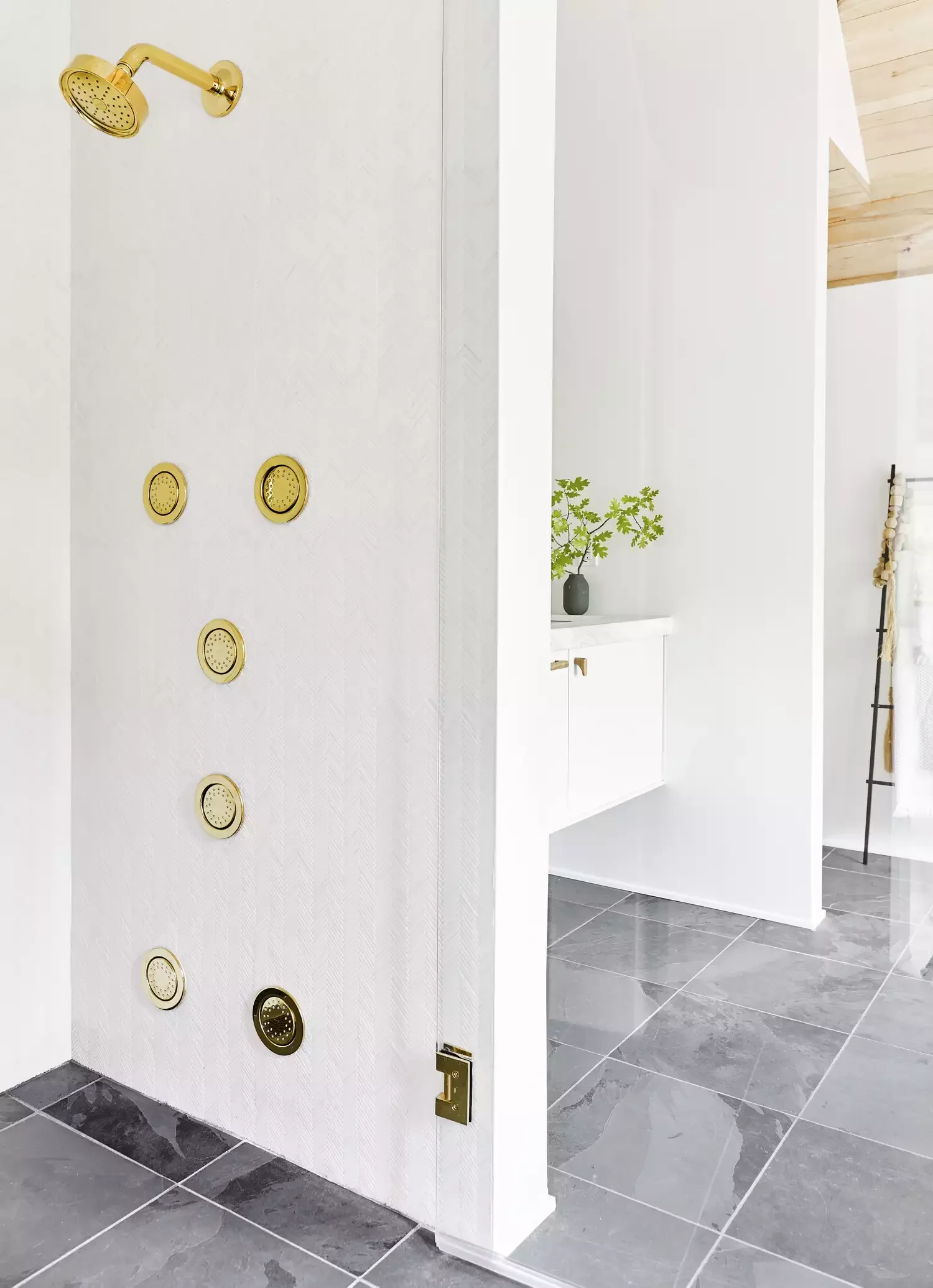 30 Stunning Walk-In Shower Tile Ideas to Transform Your Bathroom 4 Small-Scale Tiles