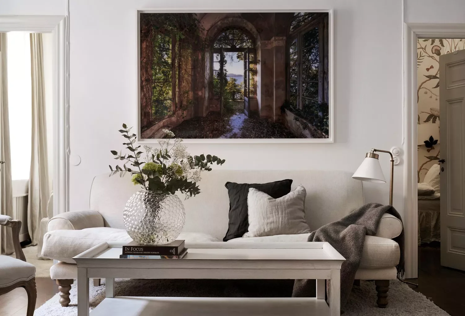 44 Irresistibly Cozy Living Room Ideas That Will Transform Your Space 6 Small-Sized Furniture