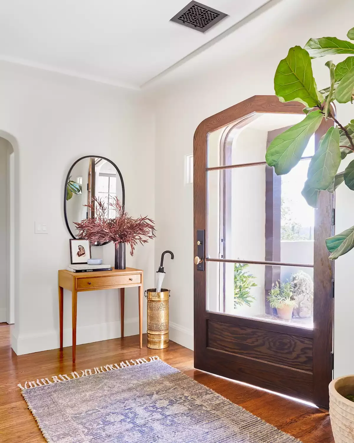 55 Stunning Foyer Design Ideas to Create an Impressive Entryway Small Spaces