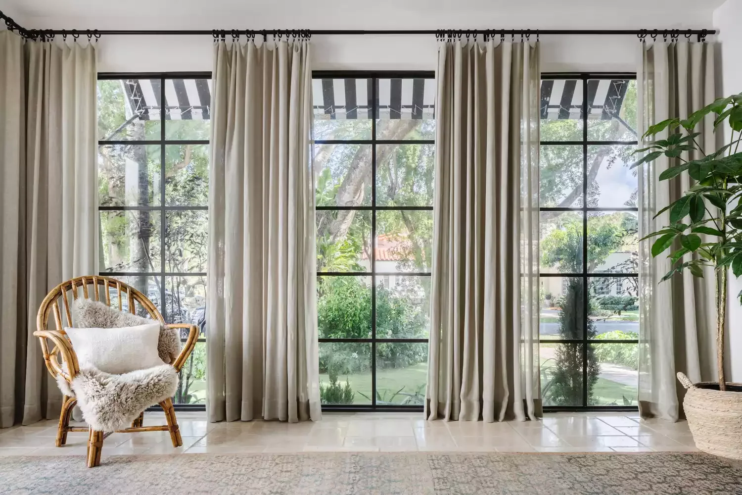 48 Cozy Small Sunroom Ideas That Will Transform Your Space 44 Small Sunroom Windows