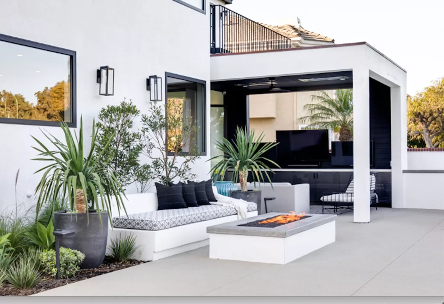 20 Beautiful Brick Fire Pit Designs to Transform Your Outdoor Space 10 Smooth It Out
