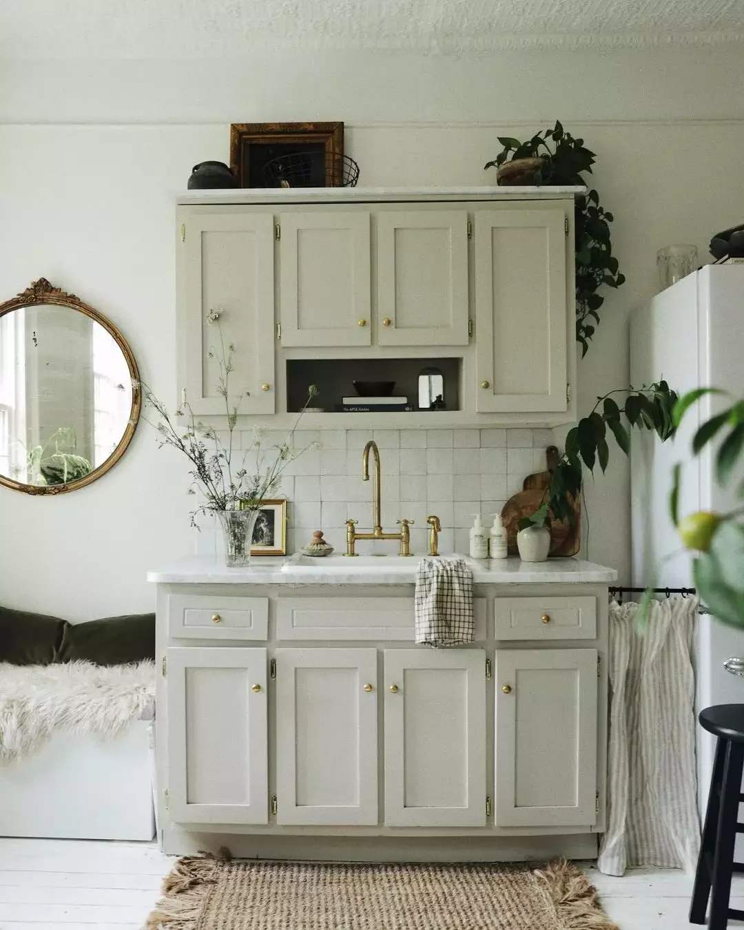 68 Charming Farmhouse Kitchen Ideas That Never Go Out of Style Sneaky Storage