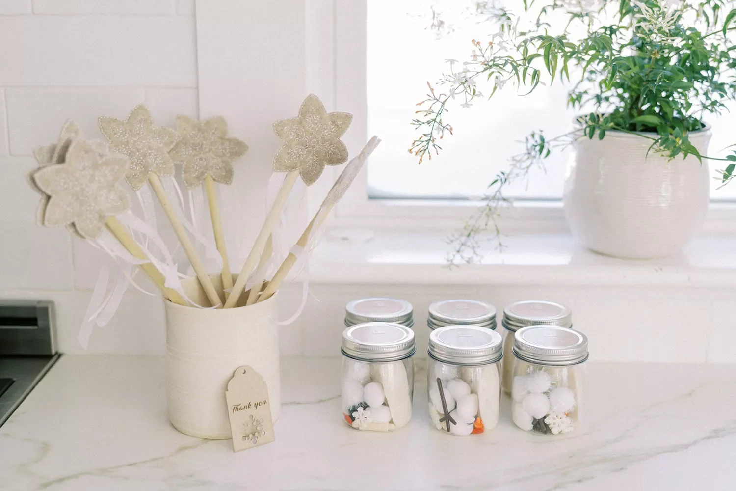 33 Creative New Year's Eve Home Party Ideas to Transform Your Space 23 Snow Globe Kits