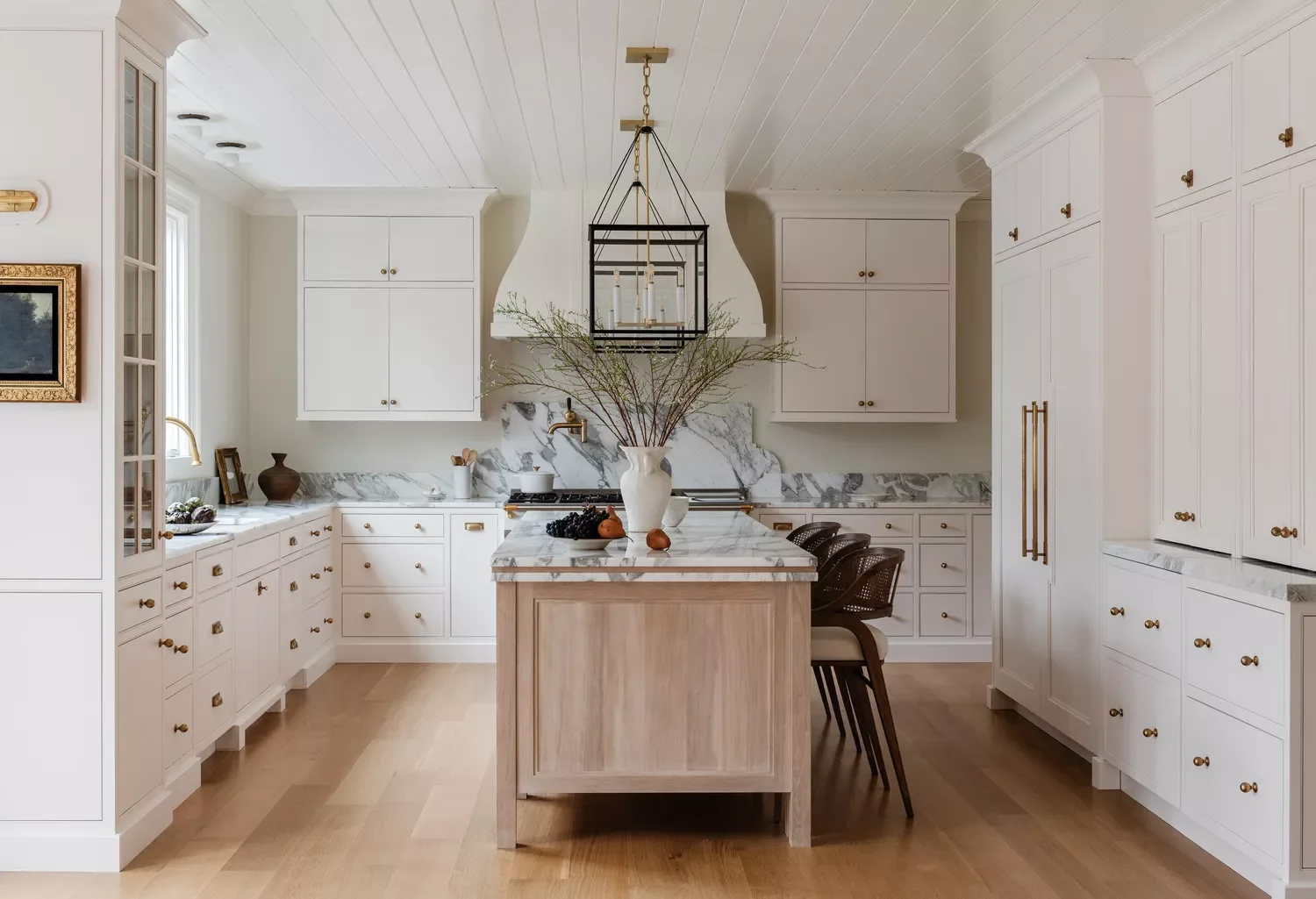 20 Gorgeous Cream Kitchen Cabinet Ideas to Transform Your Space 16 Soften a Large Space