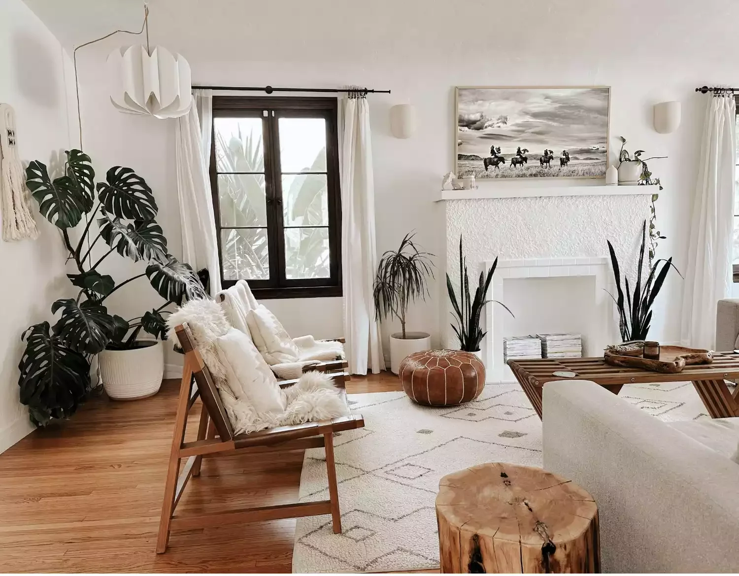 20 Bohemian Decor Ideas to Transform Your Home Into a Relaxing Haven 9 Southwest-Inspired Bohemian Living Room