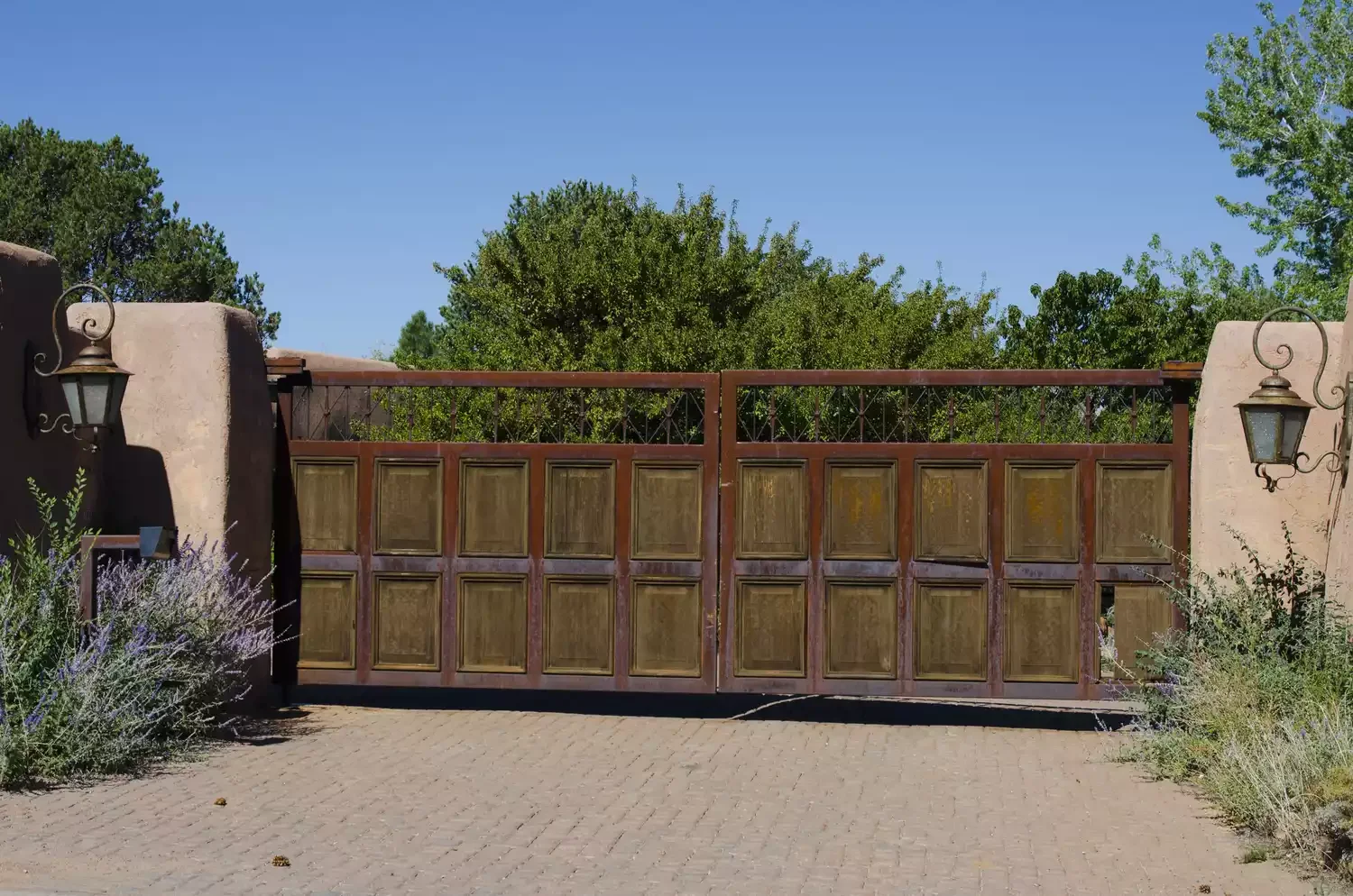 Southwest Style Driveway Entrance