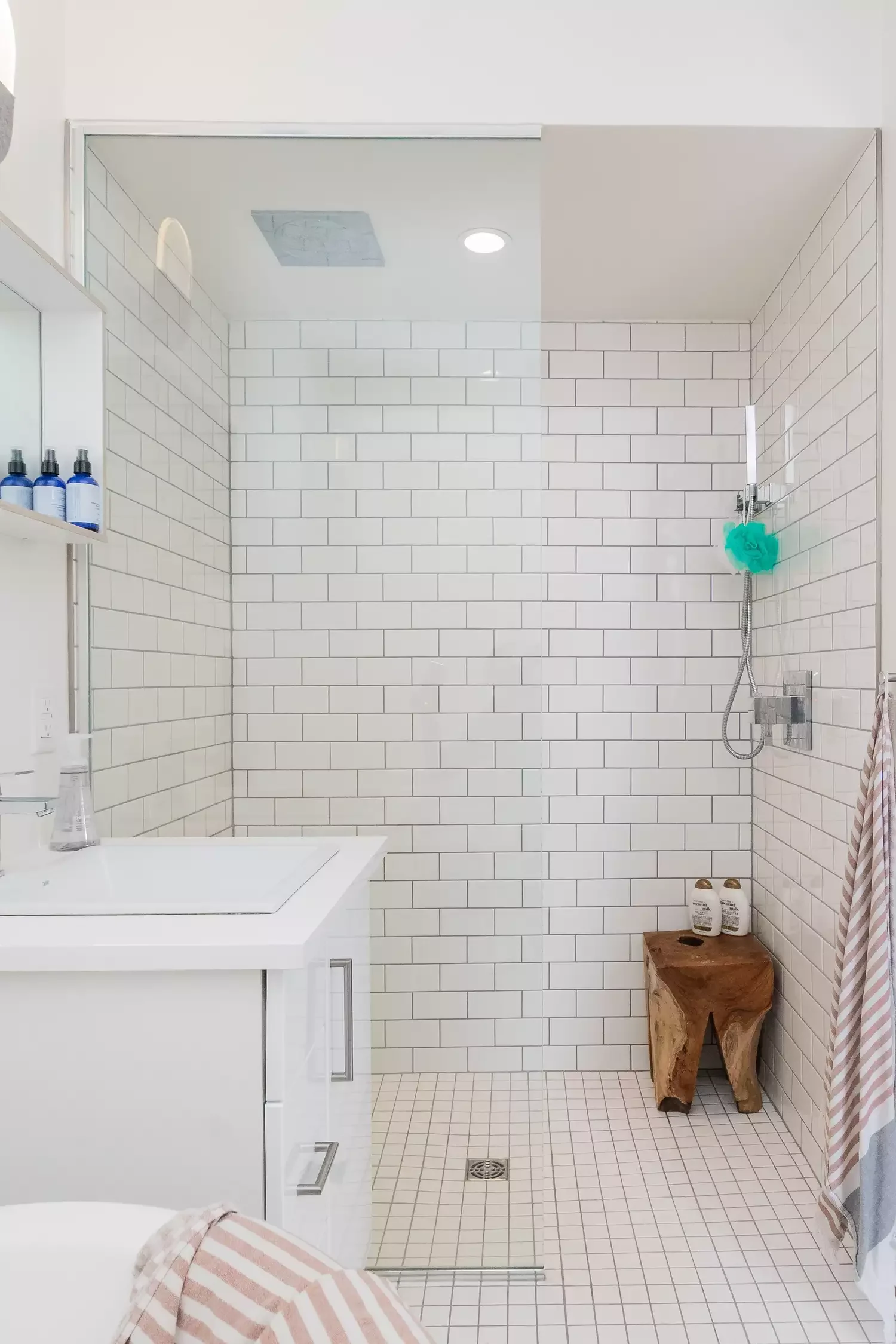 35 Stunning Minimalist Bathroom Ideas That Will Transform Your Space 19 Spa-Like Wood Seating