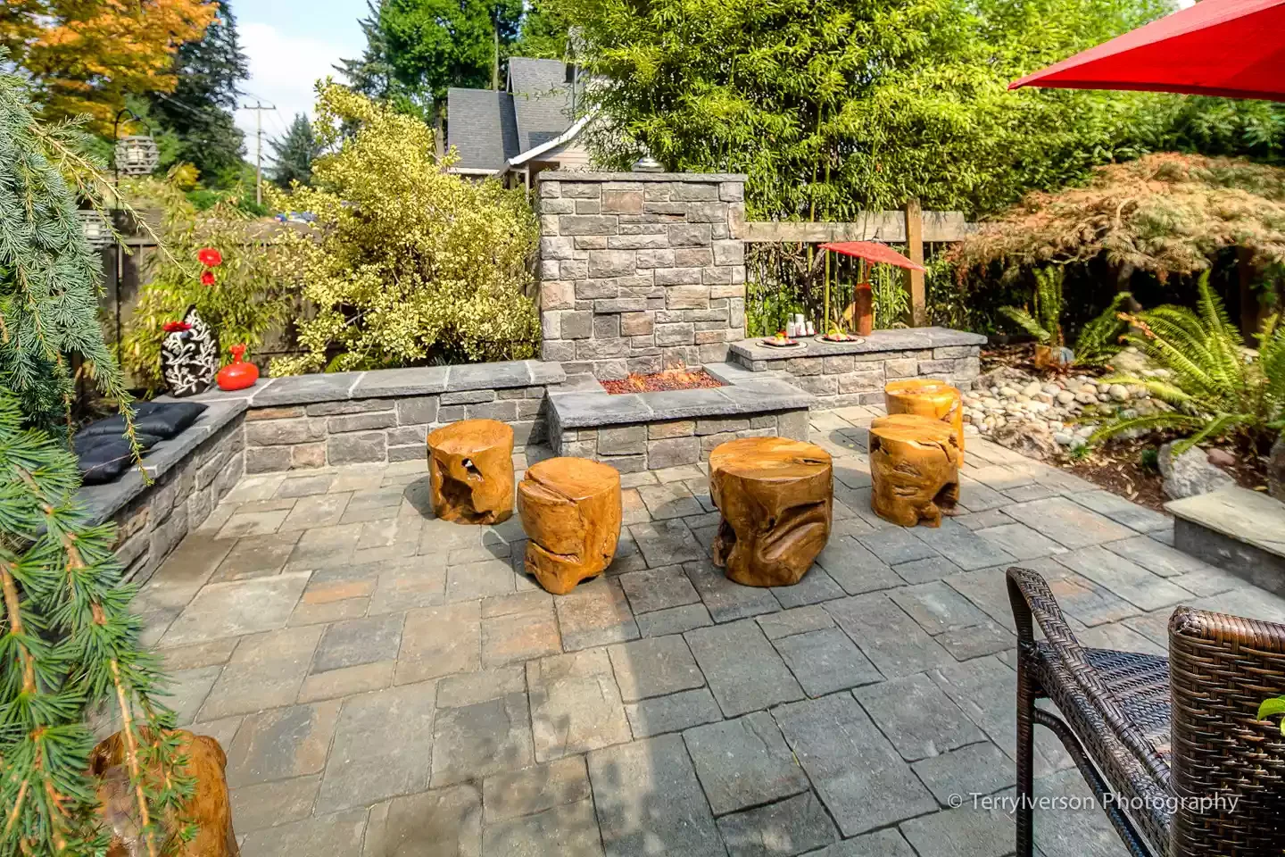 21 Beautiful Stone Fire Pit Designs That Will Transform Your Backyard 11 Split Level Fire Pit
