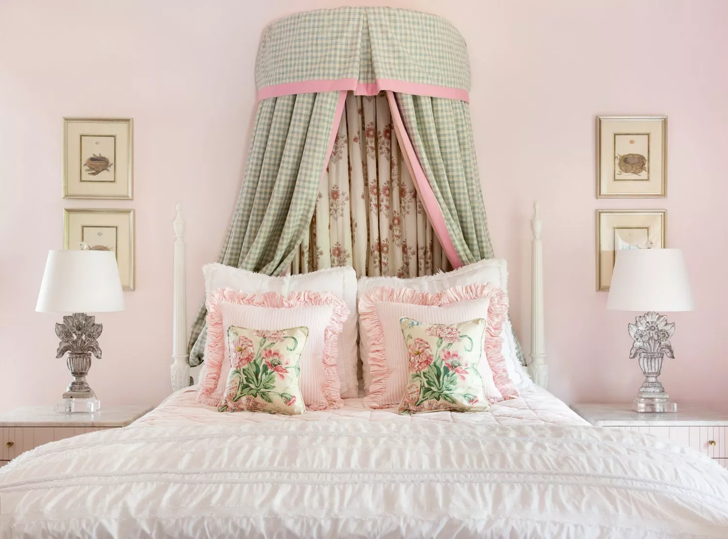 47 Fresh Spring Decorating Ideas to Welcome the New Season 43 Spring Bedding