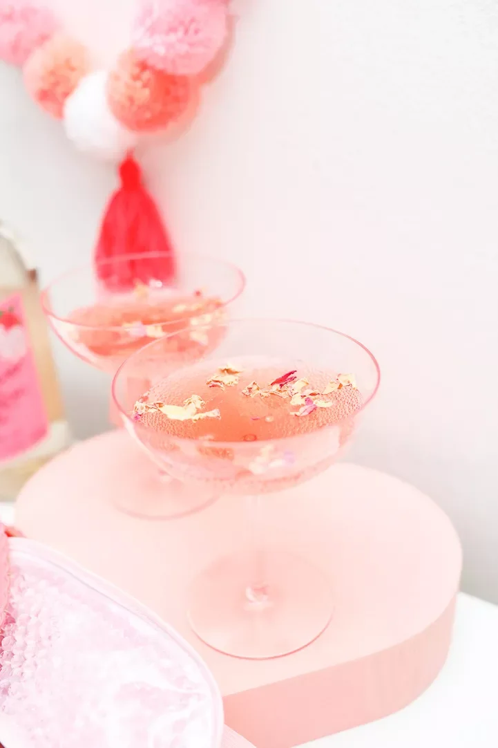 33 Creative New Year's Eve Home Party Ideas to Transform Your Space 18 Spruced-Up Cocktails