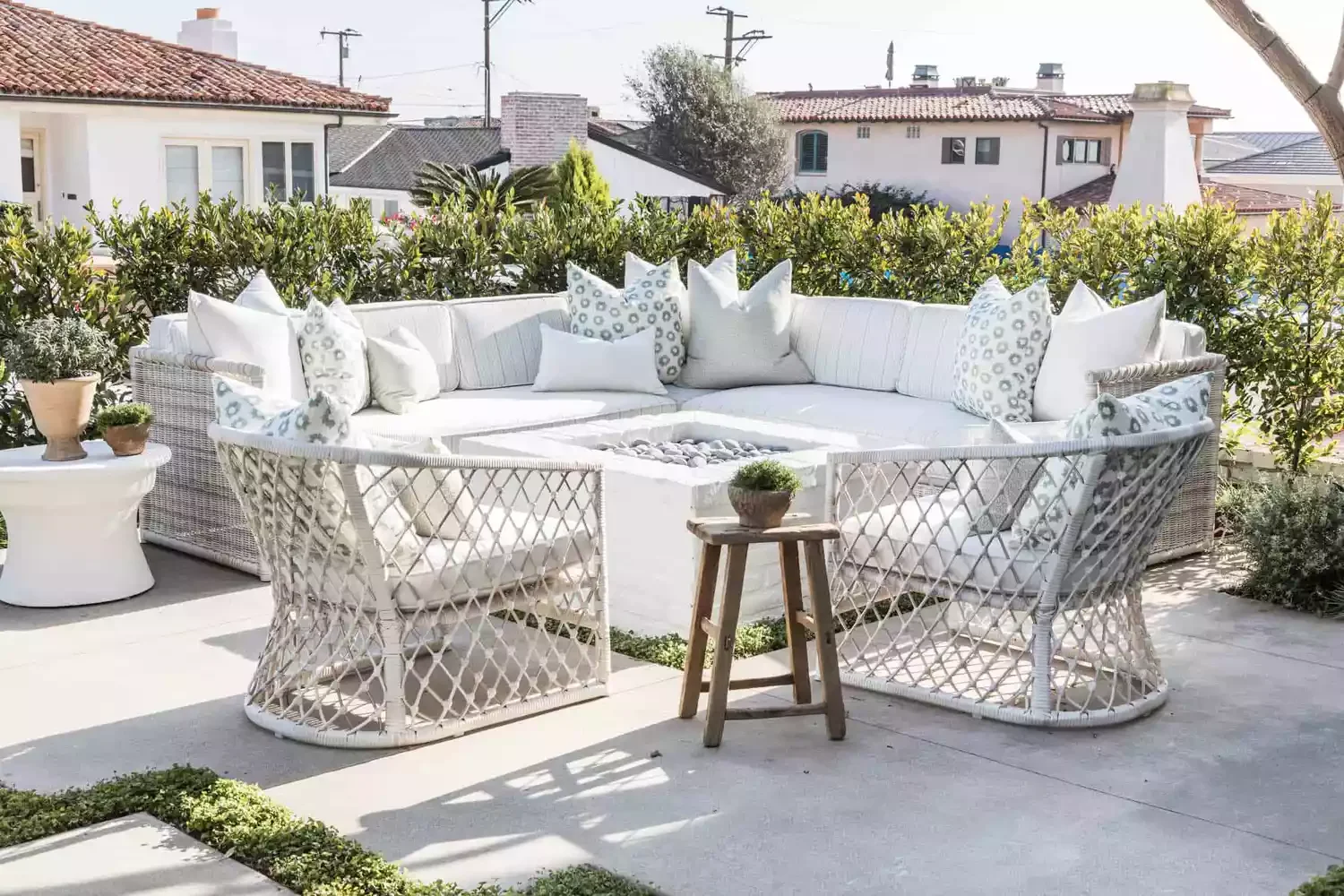 20 Beautiful Brick Fire Pit Designs to Transform Your Outdoor Space 12 Square It Off