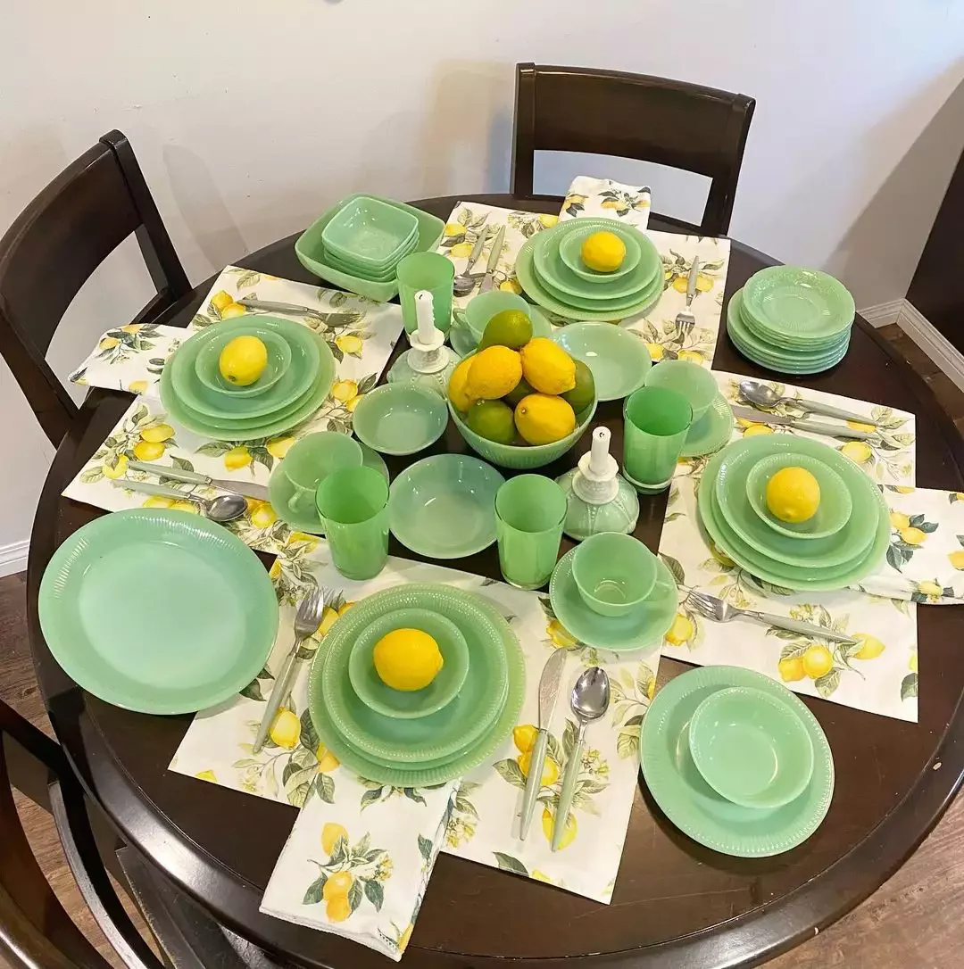 52 Gorgeous Spring Table Centerpiece Ideas to Transform Your Dining Space 15 Squeeze the Day