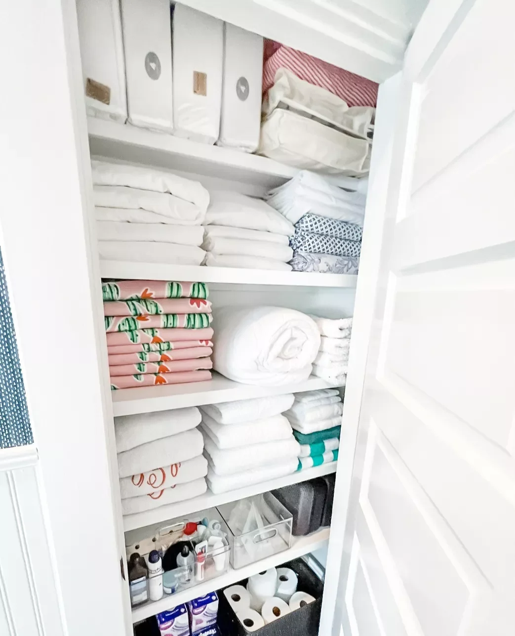 22 Smart Bedding Storage Solutions That Actually Work Stack Bedding Up