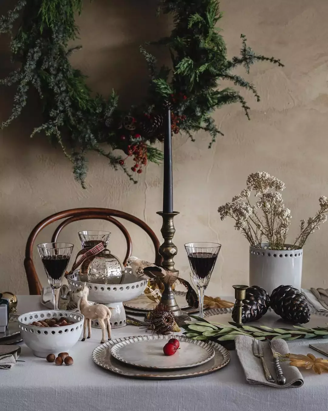 50 Festive Christmas Party Decorating Ideas Your Guests Will Absolutely Adore 45 Stage a Still Life