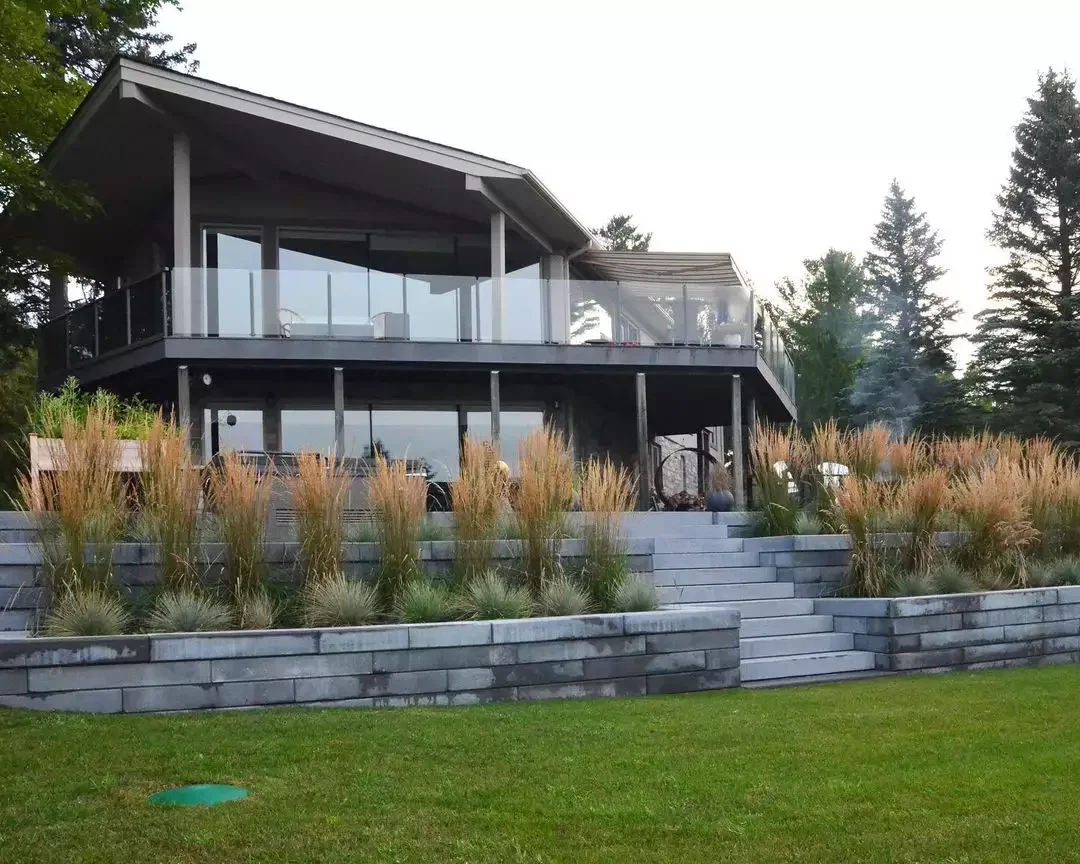 Staggered Garden Walls