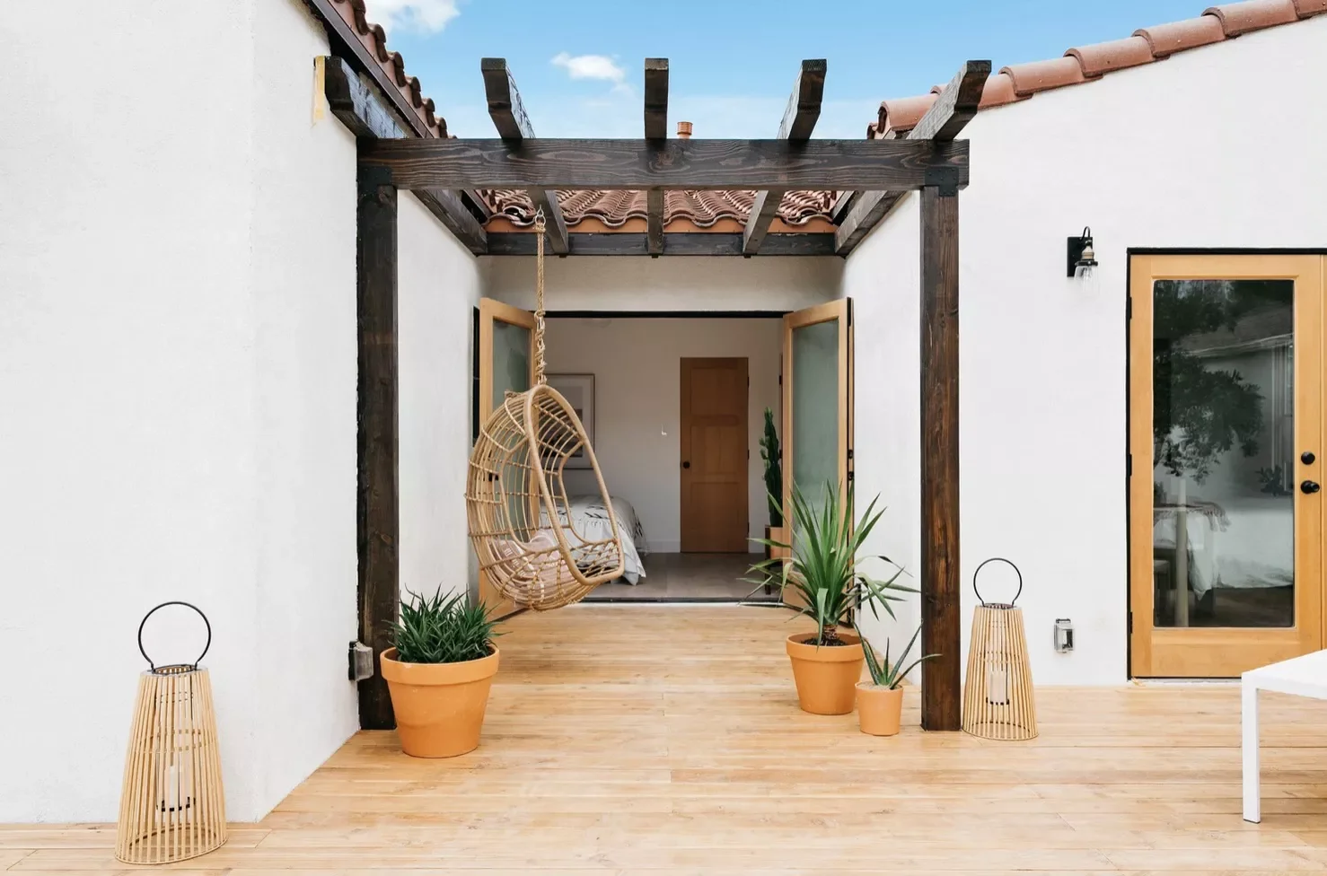 31 Stunning Pergola Ideas to Transform Your Backyard Into a Stylish Retreat 15 Stained Pergola