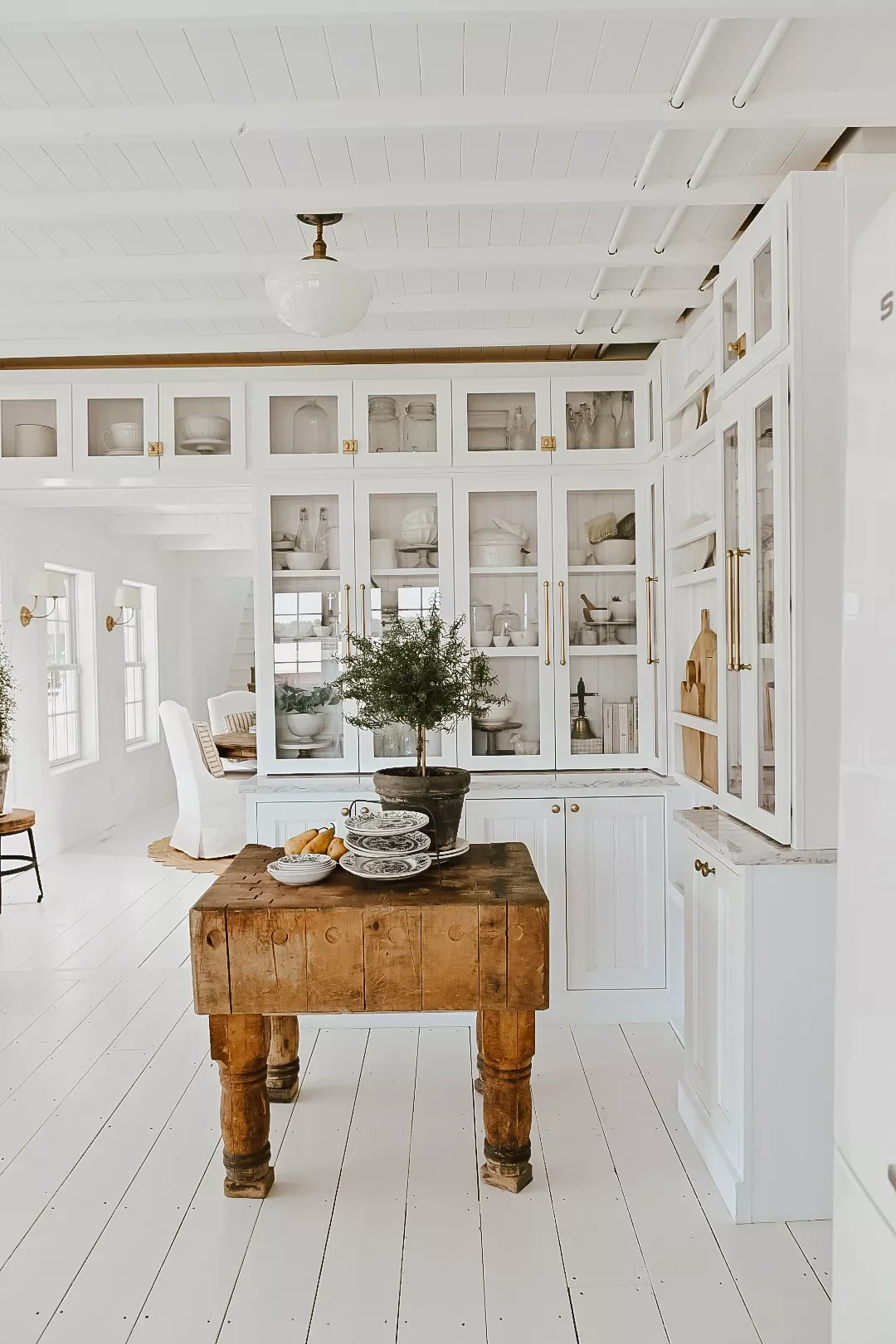 60 Smart Kitchen Cabinet Organization Ideas That Will Transform Your Space Stick to Glass Doors