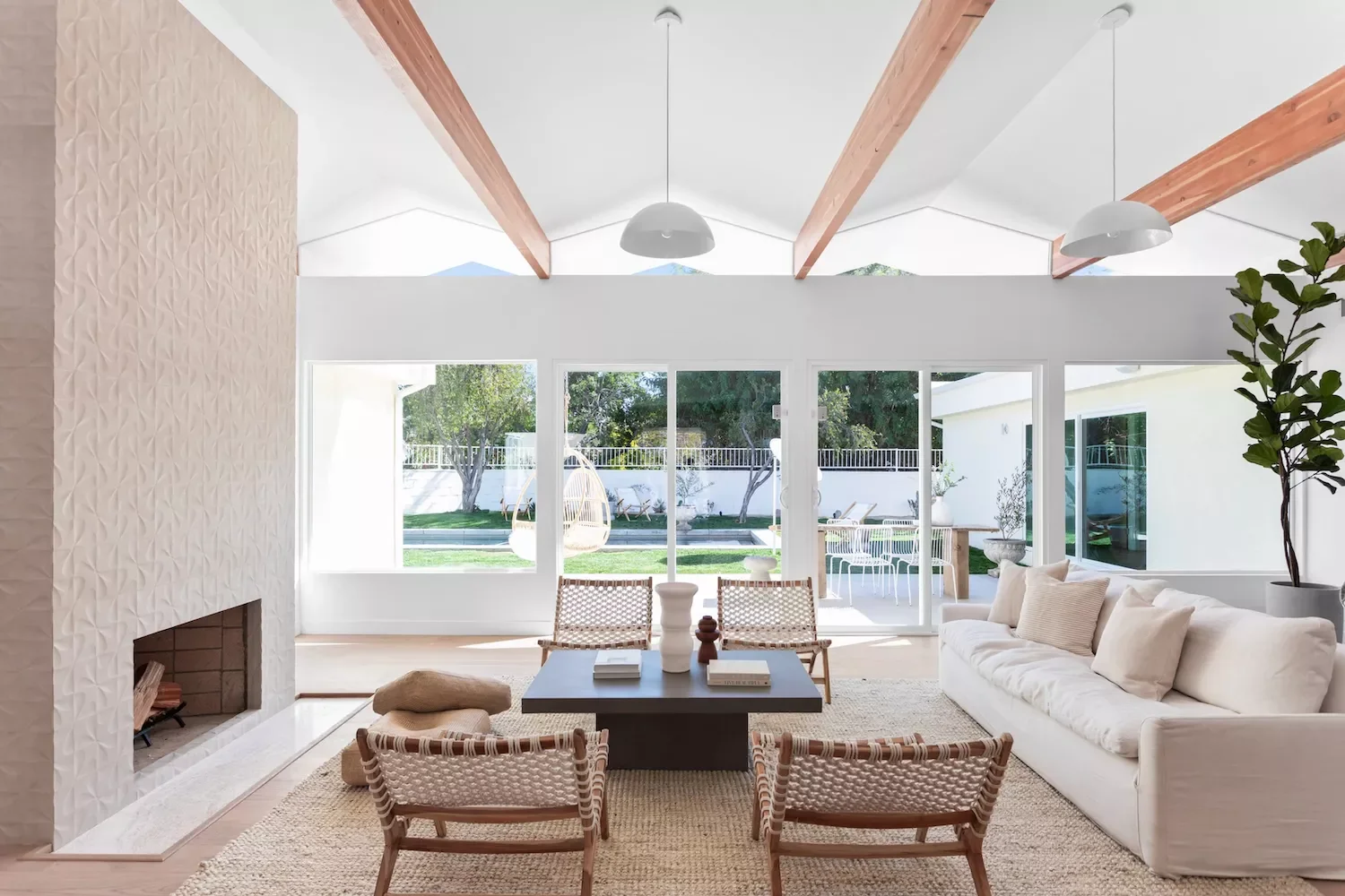 25 Beautiful Minimalist Home Decor Ideas That Transform Your Space 17 Stick to One Color