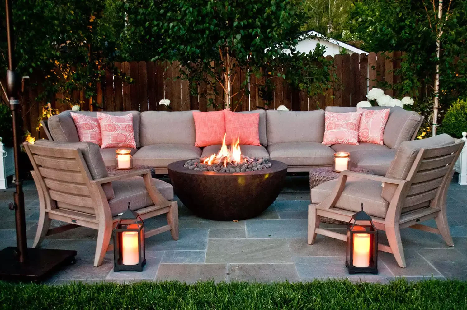 21 Beautiful Stone Fire Pit Designs That Will Transform Your Backyard 19 Stone Fire Bowl