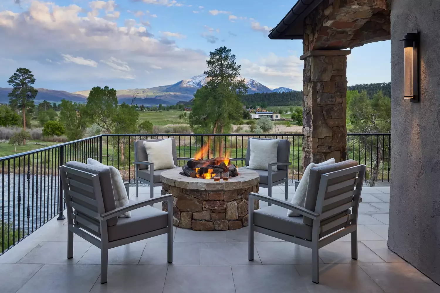 31 Cozy Rustic Fire Pit Designs That Transform Your Backyard Into a Peaceful Haven 9 Stone Fire Pit