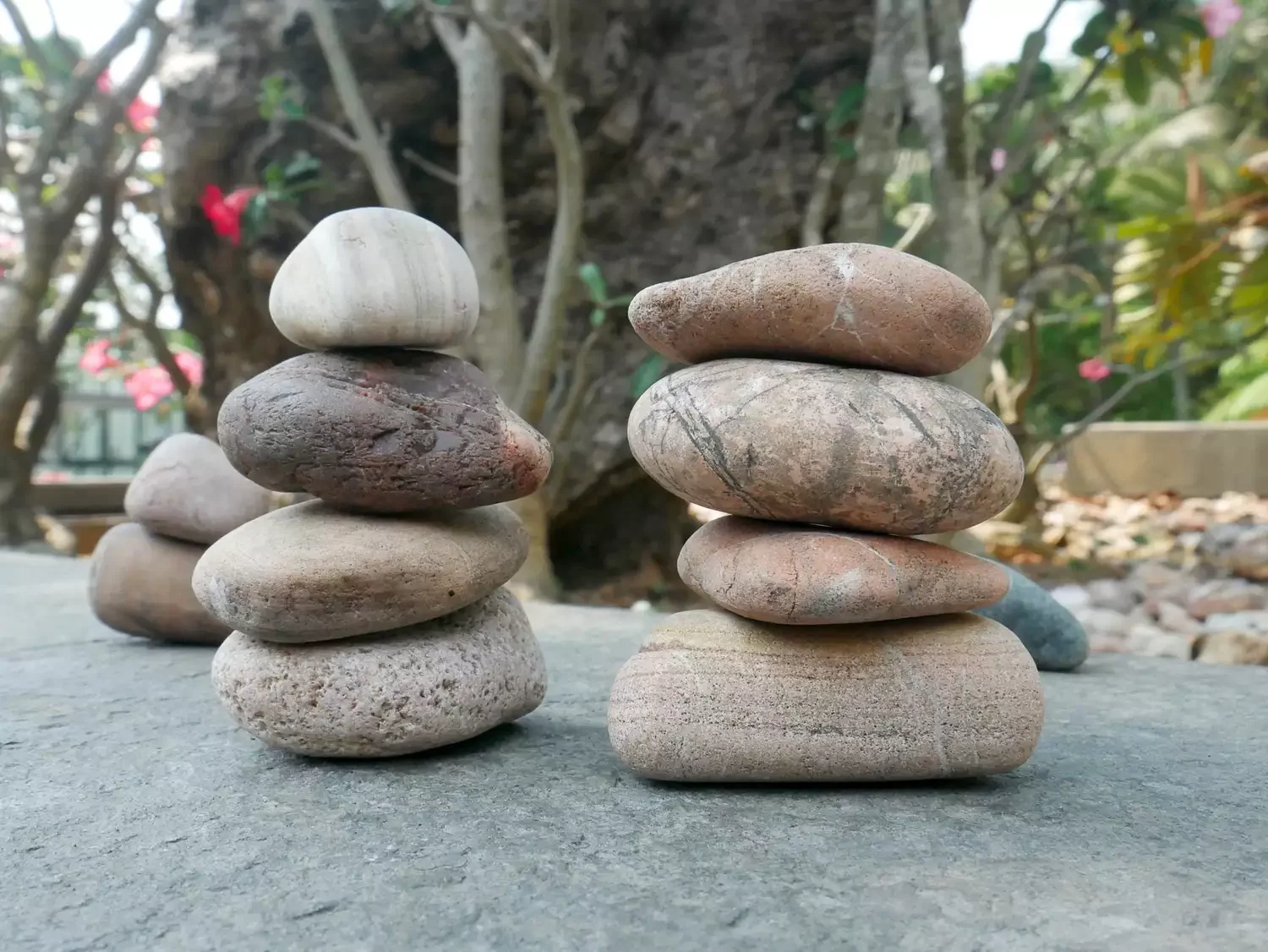 24 Creative River Rock Ideas to Transform Your Outdoor Space Stone Sculpture