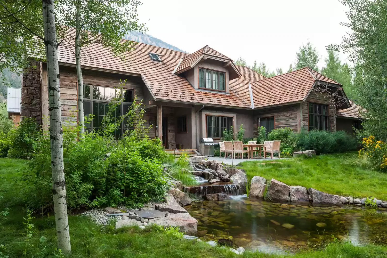 Stunning Boulder Water Feature