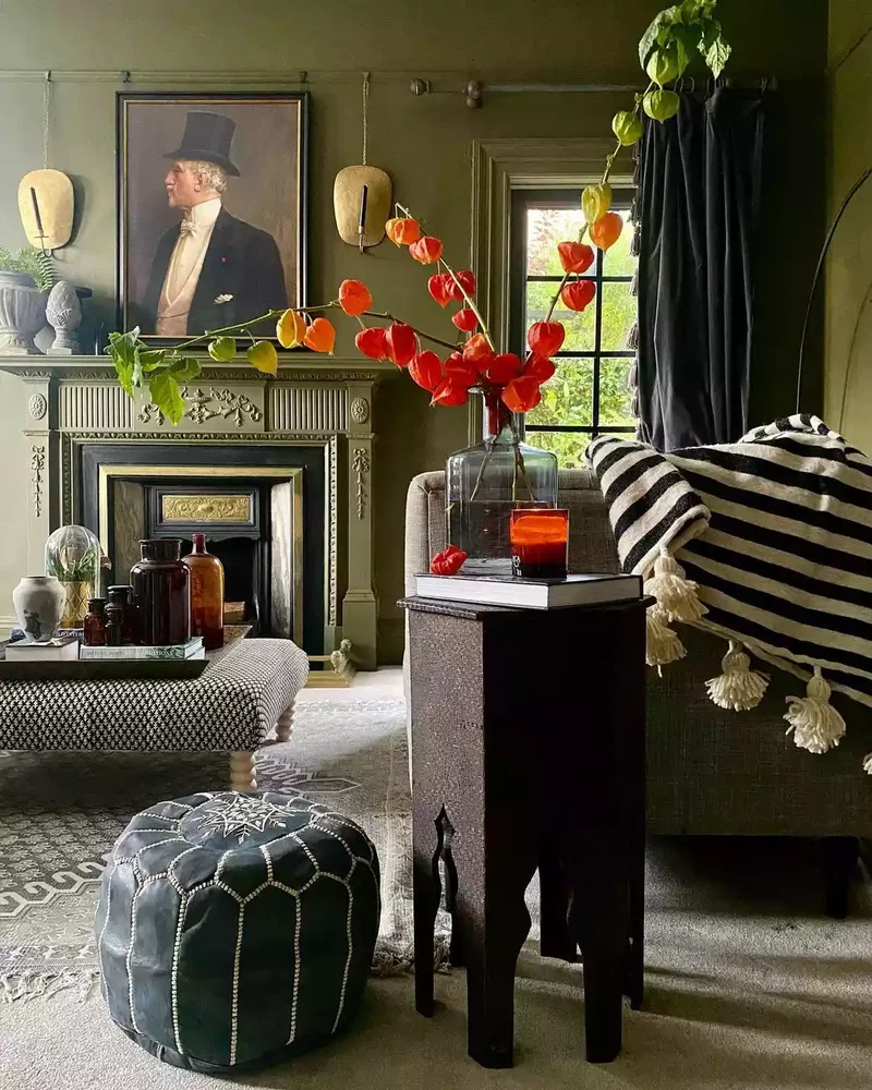 44 Beautiful Fireplace Mantel Styling Ideas 18 Style Antique-Inspired Pieces