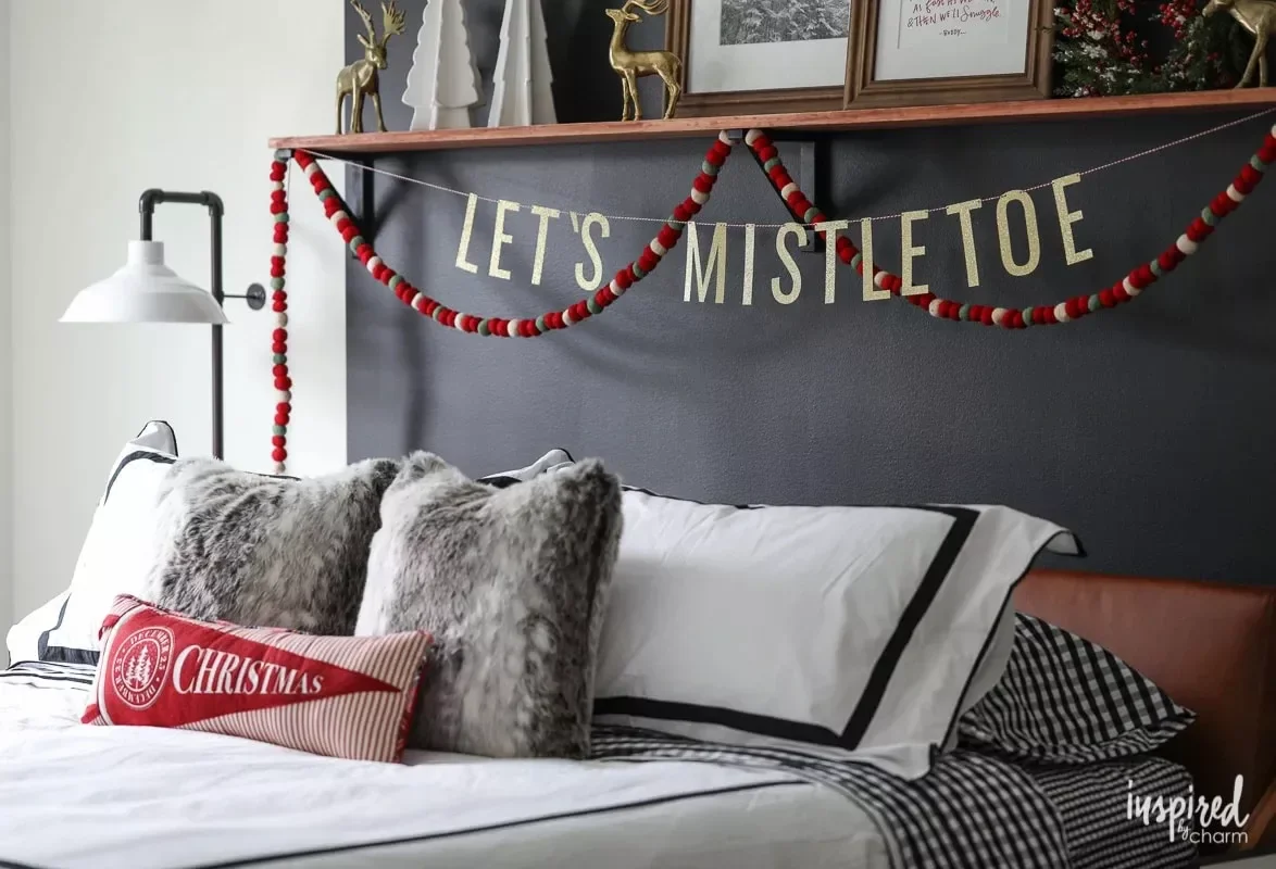 32 Christmas Bedroom Decor Ideas That Make Mornings Magical Style Open Shelving