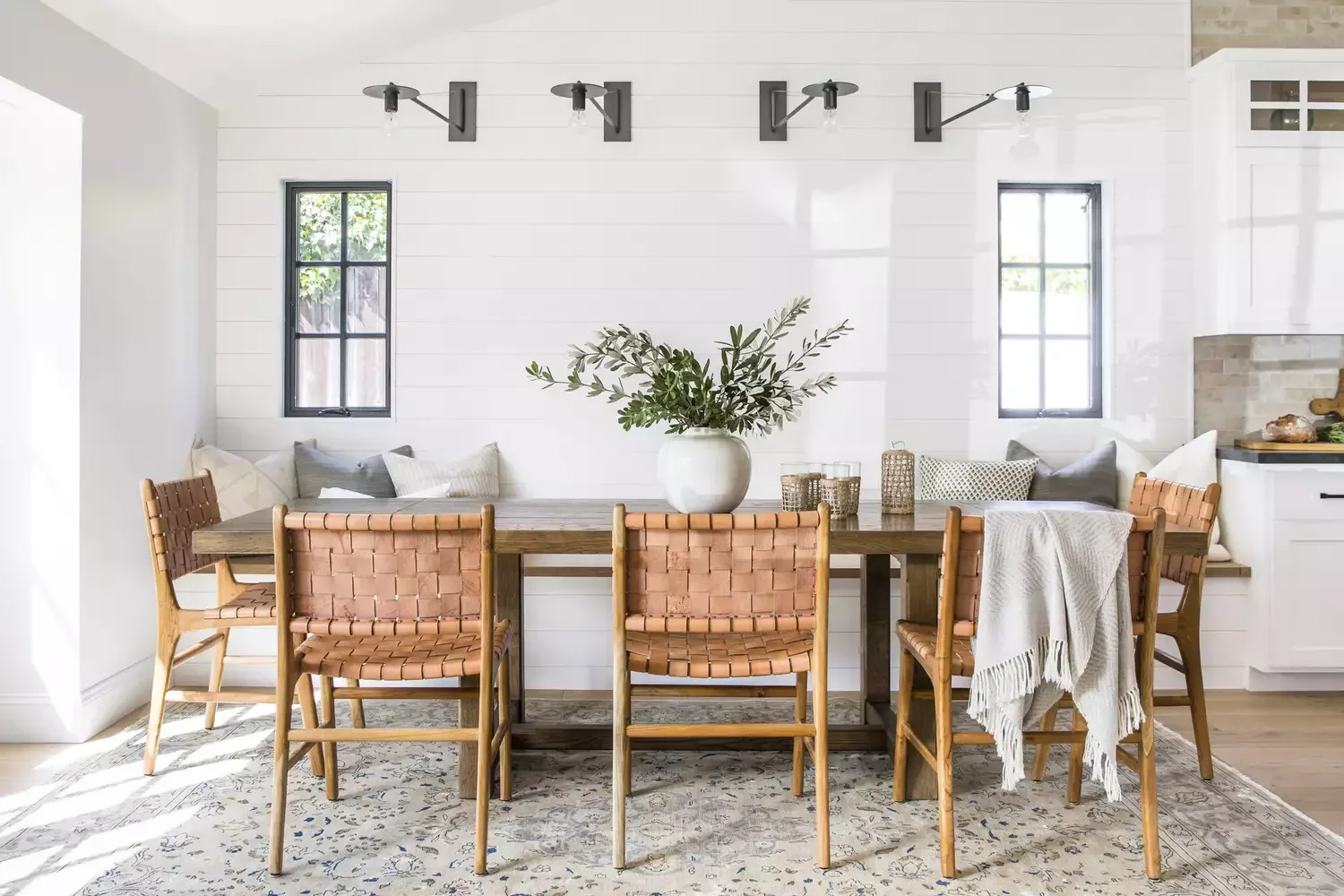 38 Charming Coastal Farmhouse Decorating Ideas to Transform Your Home 14 Style With Seagrass