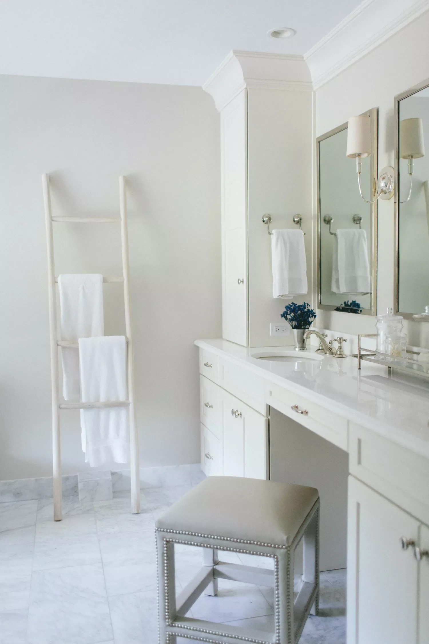 74 Amazing Bathroom Decorating Ideas That Will Transform Your Space 27 Stylish Ladder Storage