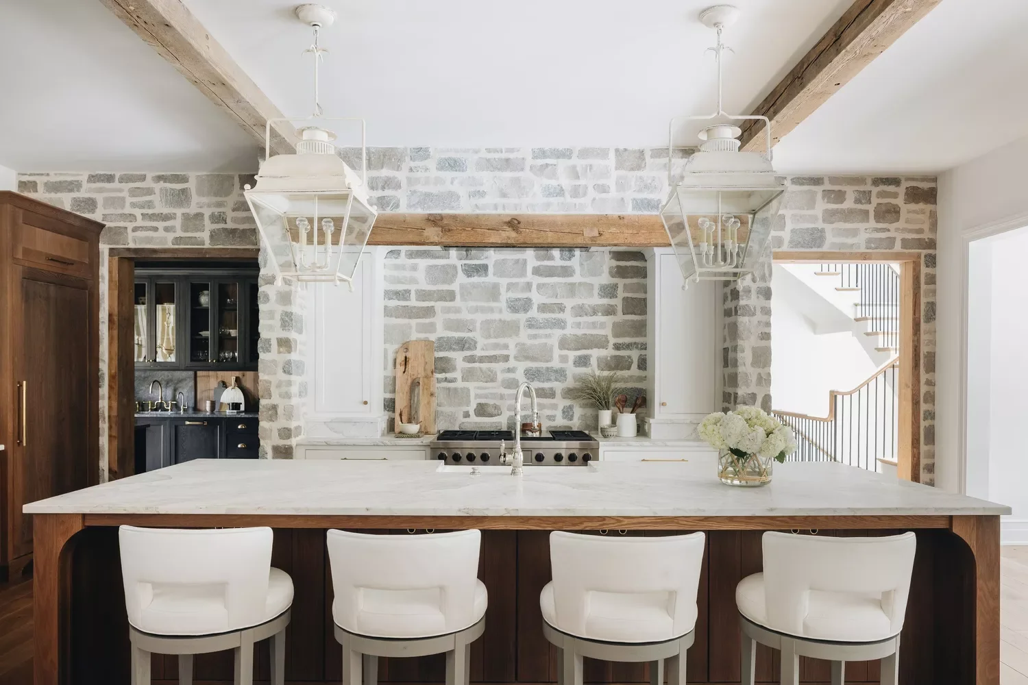 68 Charming Farmhouse Kitchen Ideas That Never Go Out of Style Stylish Stone Farmhouse Kitchen