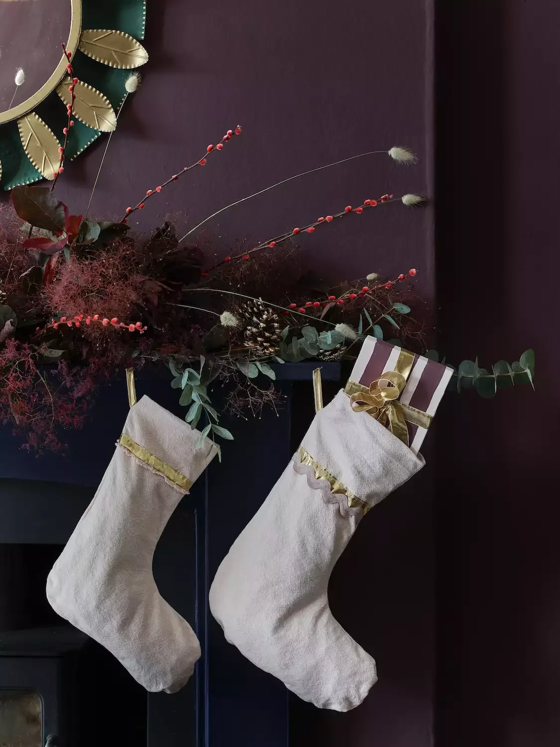 61 Stunning DIY Christmas Garland Ideas to Transform Your Holiday Decor 28 Stylized Wild Garland